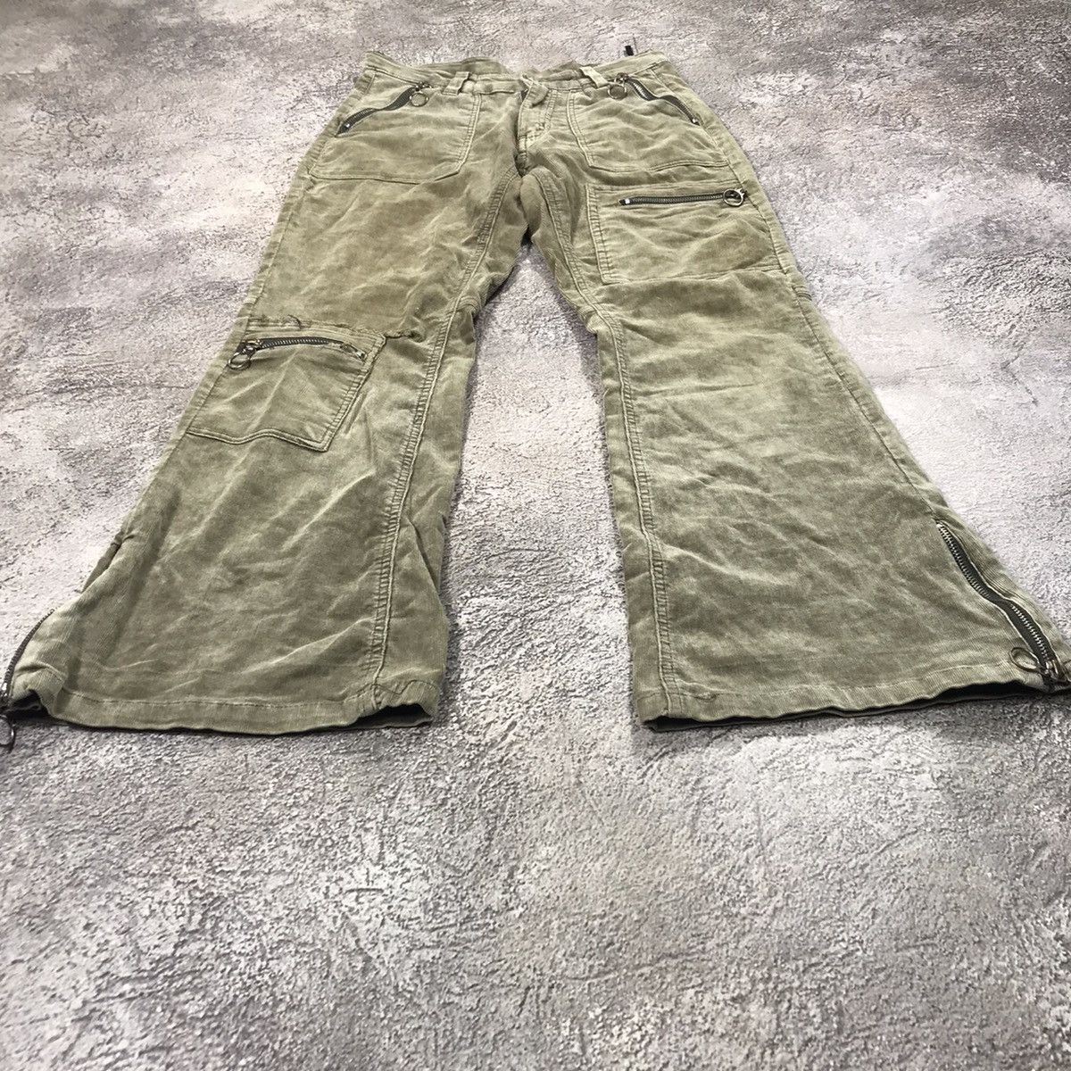 Vintage Vintage 90s Baggy Cargo Pants Faded Khaki Workwear Logo 28 Size 28" / US 6 / IT 42 - 1 Thumbnail