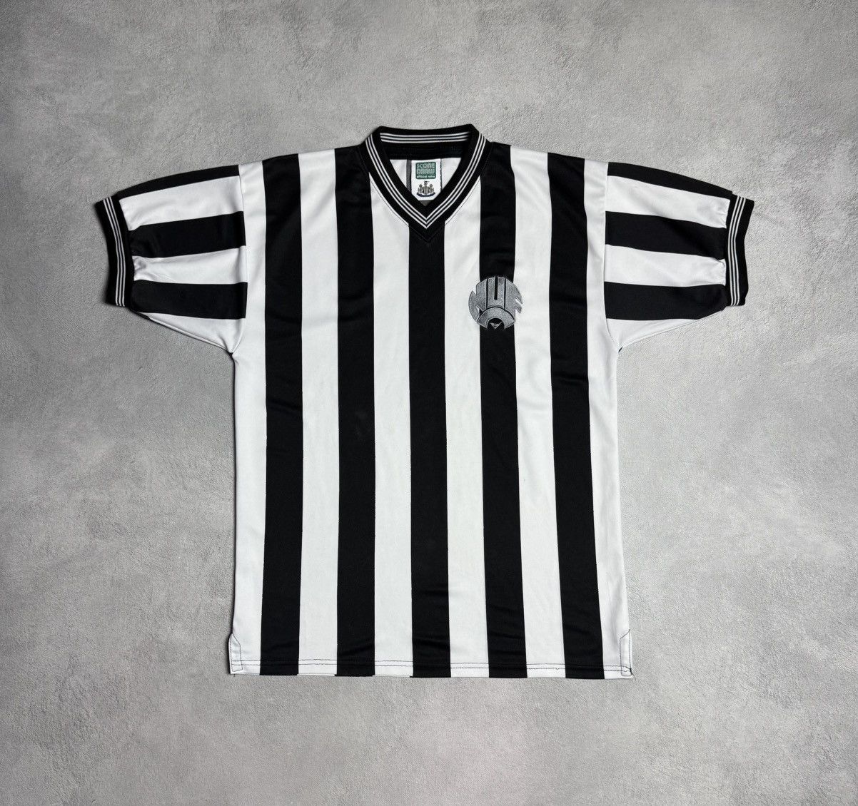 Other Newcastle United 1983 1986 Home Shirt Soccer Jersey Size US M / EU 48-50 / 2 - 1 Thumbnail