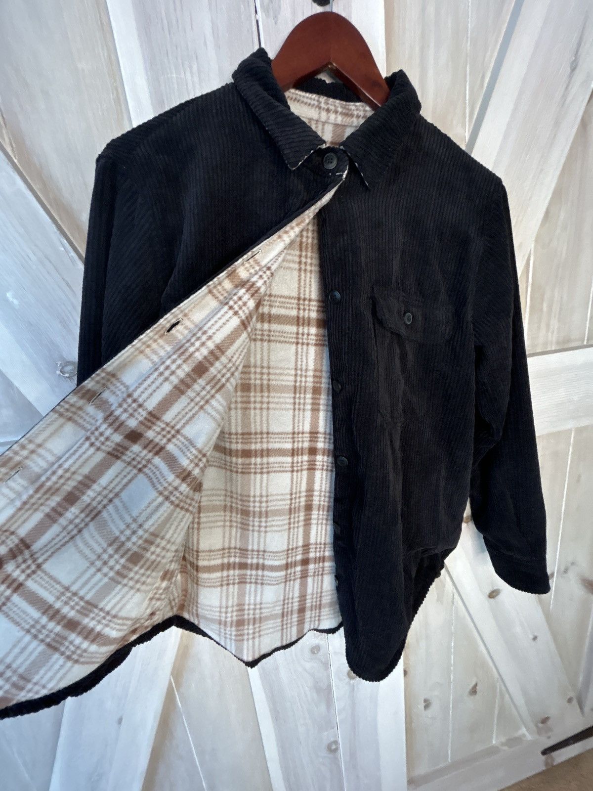 Flannel × Vintage Vintage Black Corduroy Button Up Size US M / EU 48-50 / 2 - 3 Thumbnail