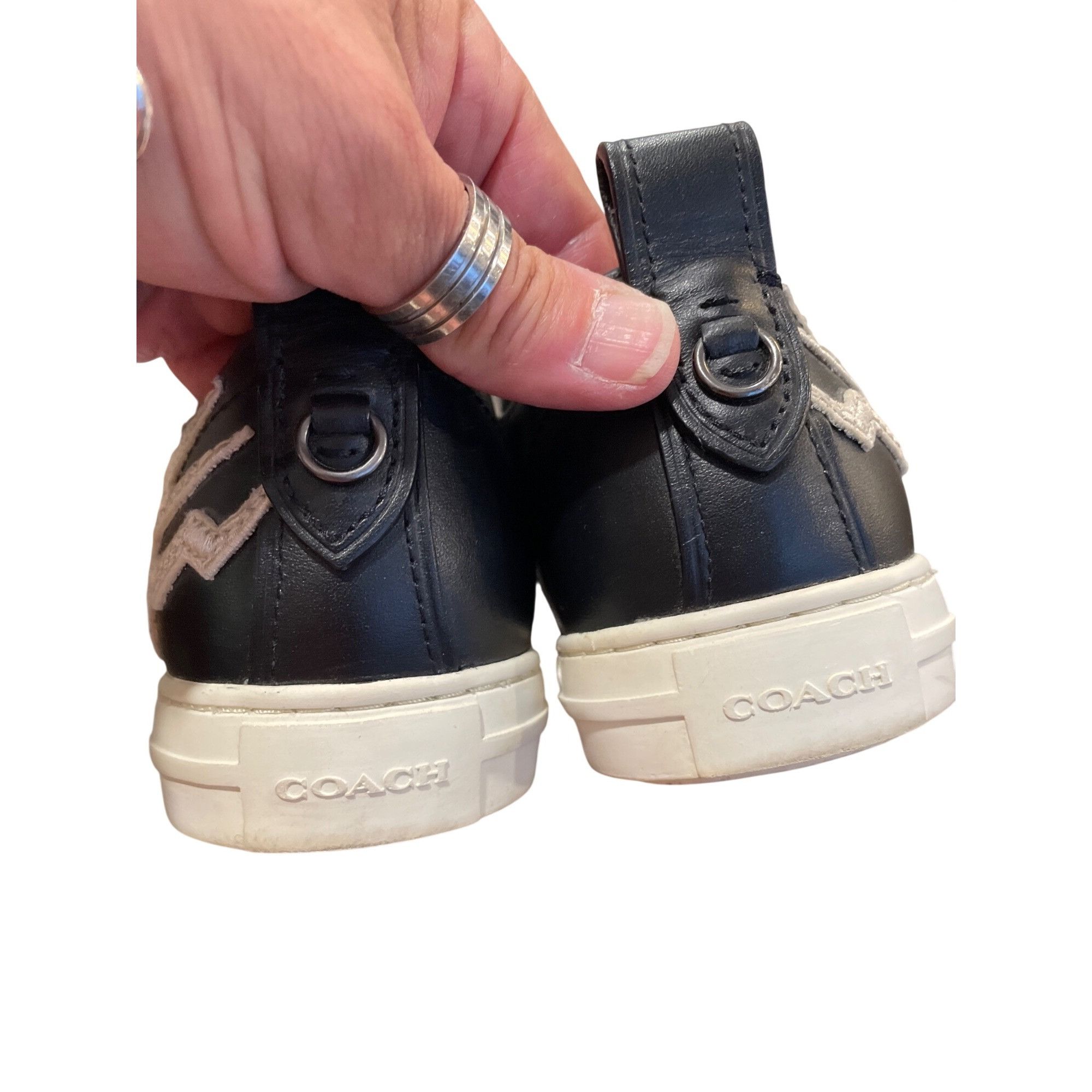 Coach Coach wms black leather low top shark embroided Lightning sn Size US 8 / IT 38 - 16 Thumbnail