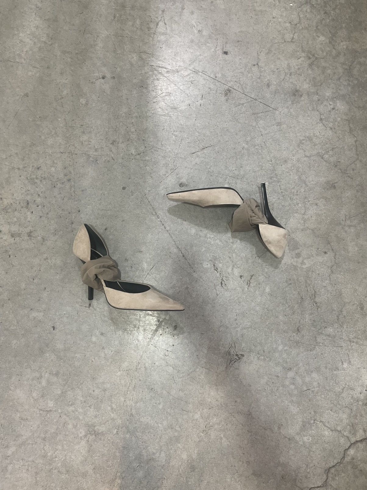 Helmut Lang FW24 Helmut Lang Beige Suede Pointed-Toe Pumps Size US 10 / IT 40 - 1 Thumbnail