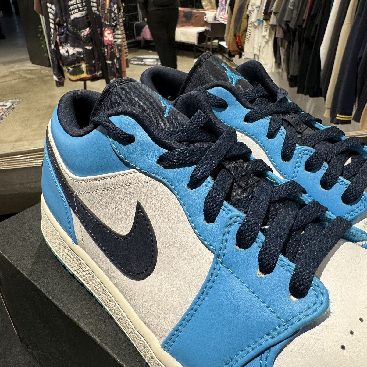 Jordan Brand Jordan 1 Low UNC University Blue Size US 11 / EU 44 - 6 Thumbnail