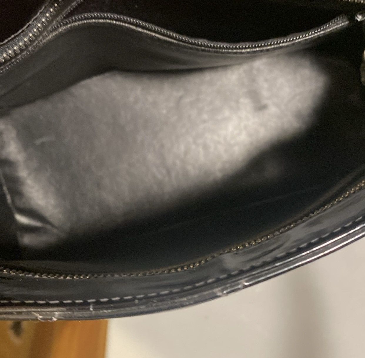 Chanel Chanel Medallion Black Patent Leather Tote Bag Size ONE SIZE - 5 Thumbnail
