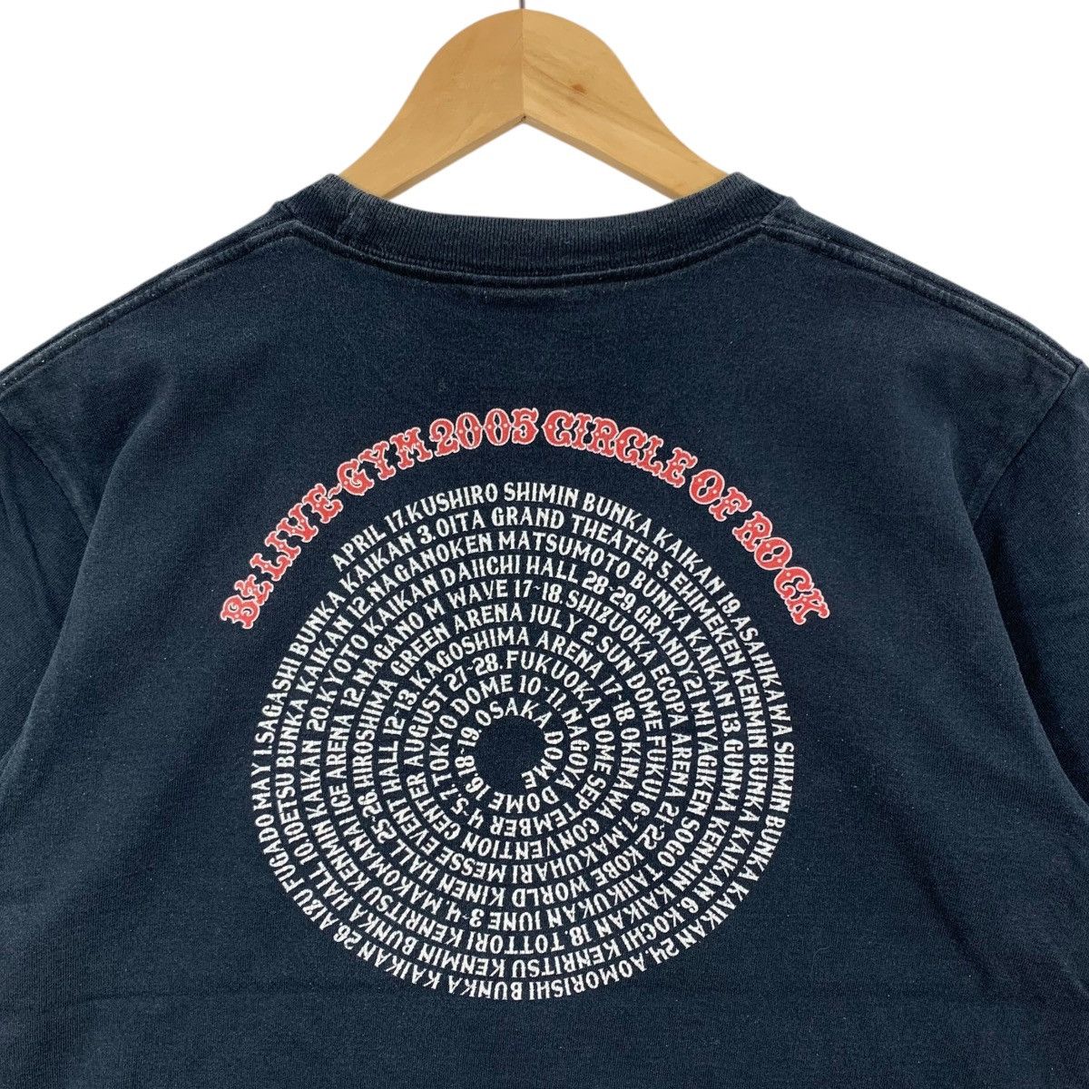Japanese Brand B’Z LIVE GYM Tour 2005 Circle Of Rock Japanese Band Tshirt Size US M / EU 48-50 / 2 - 5 Thumbnail