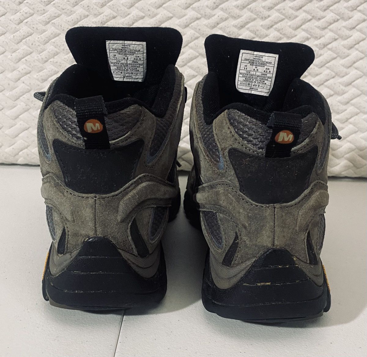 Merrell Merrell Womens Moab 2 Mid Hiking Boot Vibram sole 11 US Size US 11 / IT 41 - 10 Thumbnail