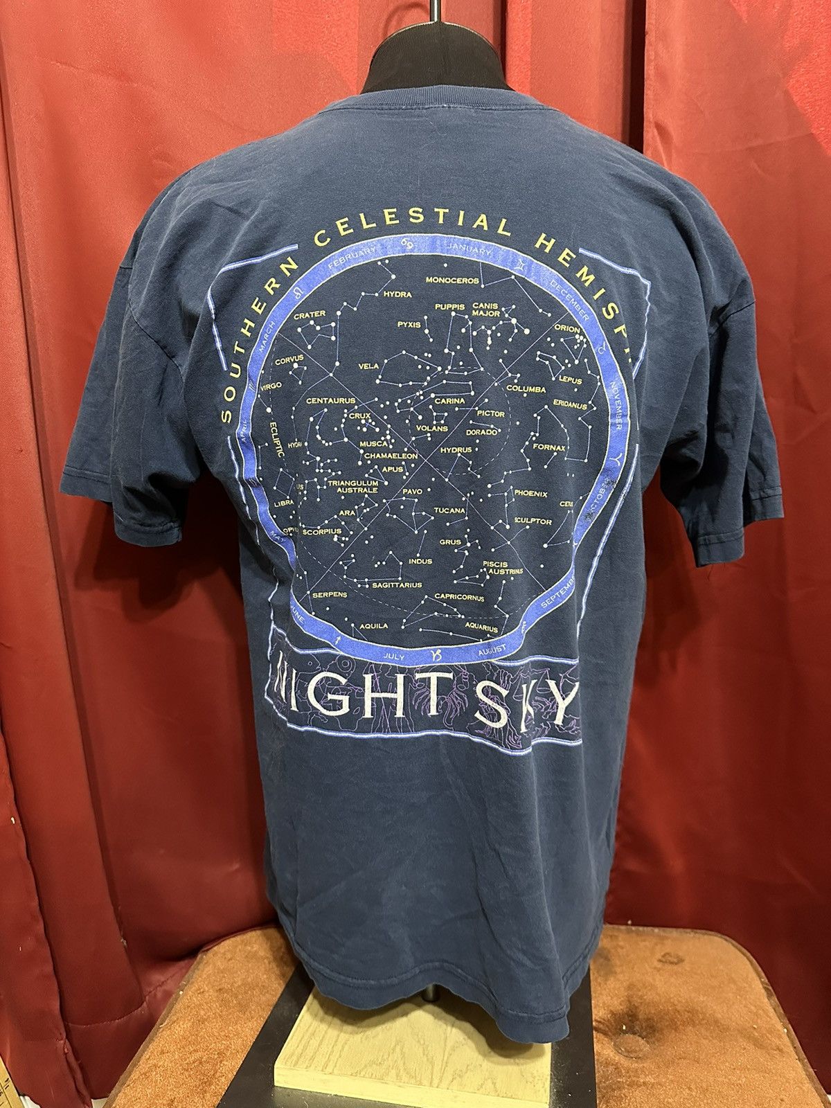 Vintage Vintage Night Sky TShirt 90’s Celestial Constellation Grail Size US XL / EU 56 / 4 - 2 Thumbnail