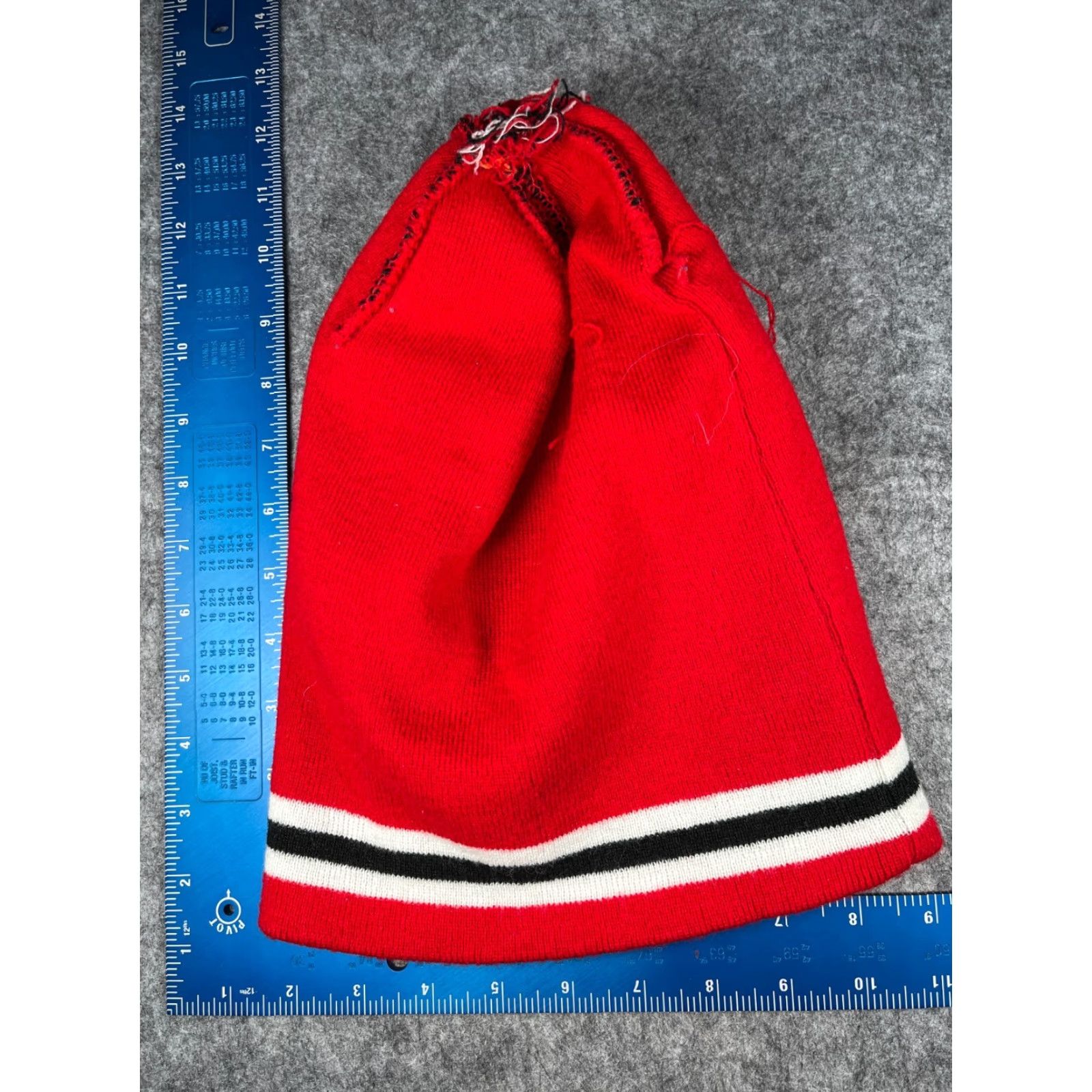 Vintage Arizona Beanie Toque Adult One Size Black Red White Stripe Knit 100% Acrylic Hat Mens Beanie Size ONE SIZE - 5 Thumbnail