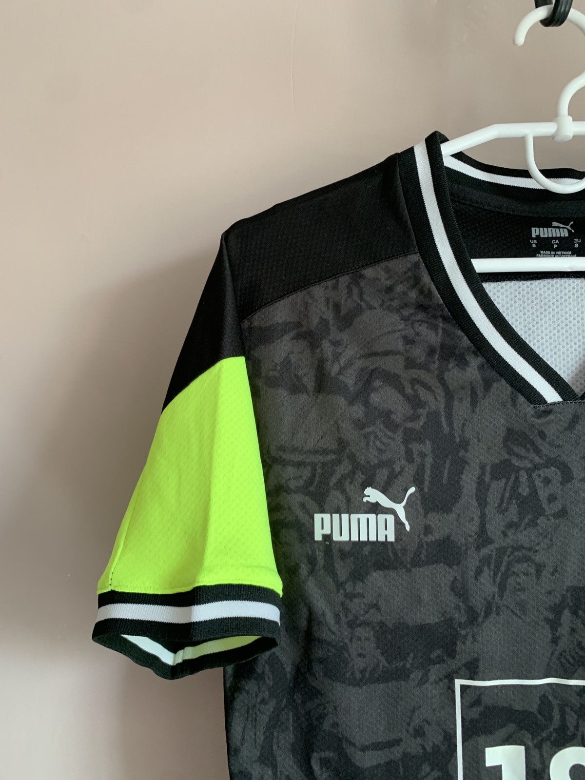 Puma Borussia Dortmund Away Football Shirt Puma Retro Soccer Sz S Size US S / EU 44-46 / 1 - 3 Thumbnail