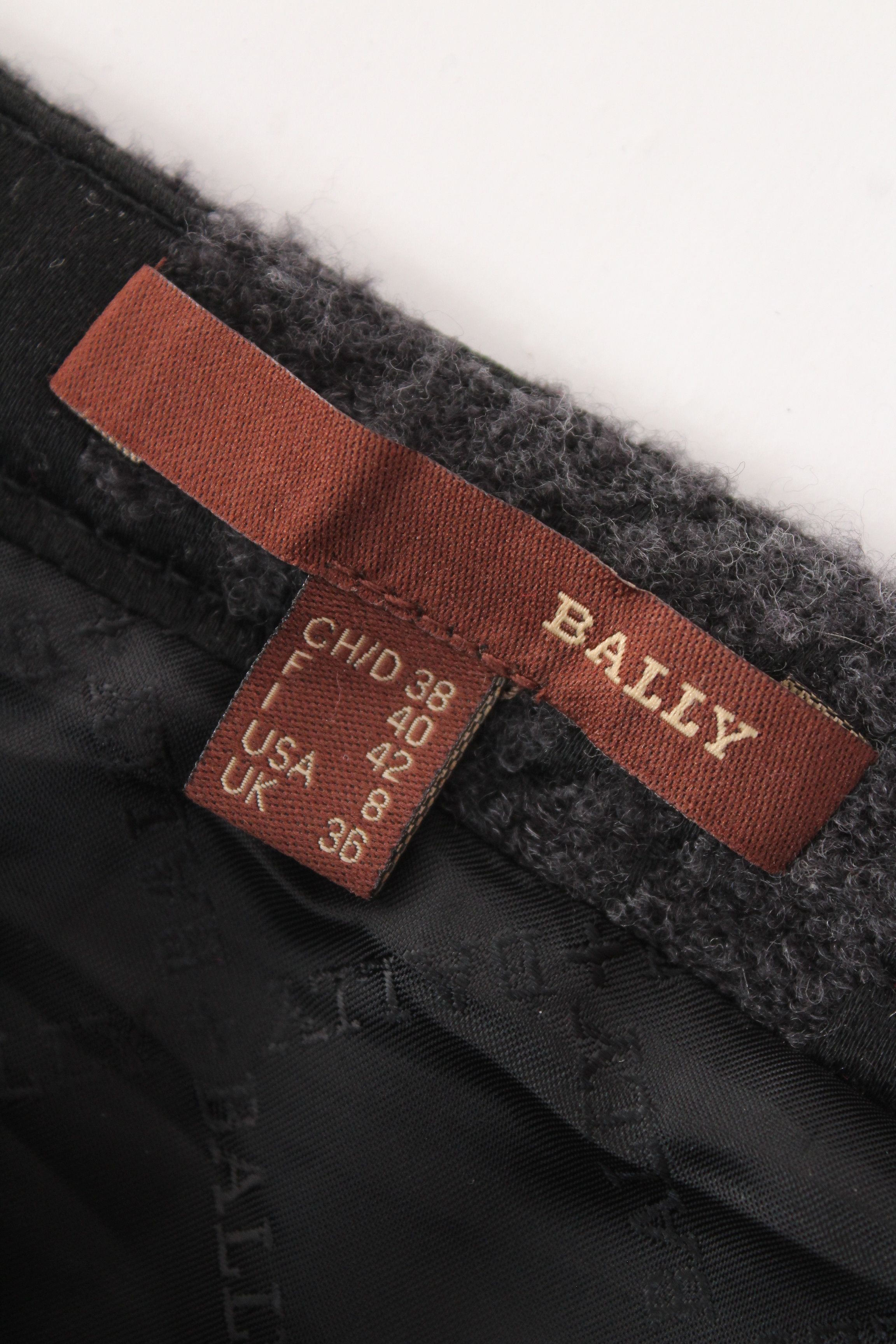 Bally Bally Skirt Wool Size US8 Authentic Hype Rare Vintage Size 30" / US 8 / IT 44 - 12 Thumbnail