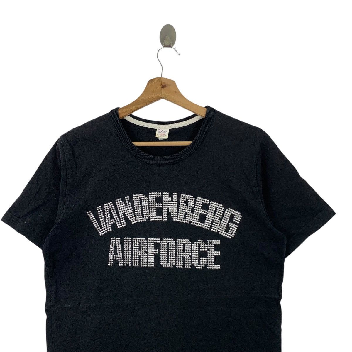 Vintage Vintage USAF Vandenberg Airforce Tee Shirt Size US L / EU 52-54 / 3 - 2 Thumbnail