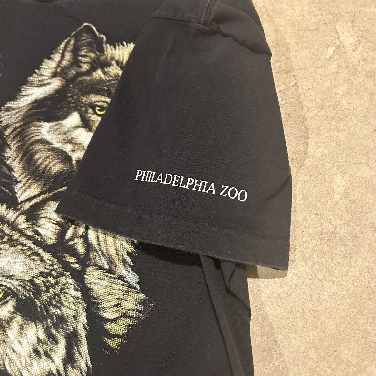 Vintage Crazy Vintage 90s Three Wolves Nature Philadelphia Zoo Tee Size US XL / EU 56 / 4 - 3 Thumbnail