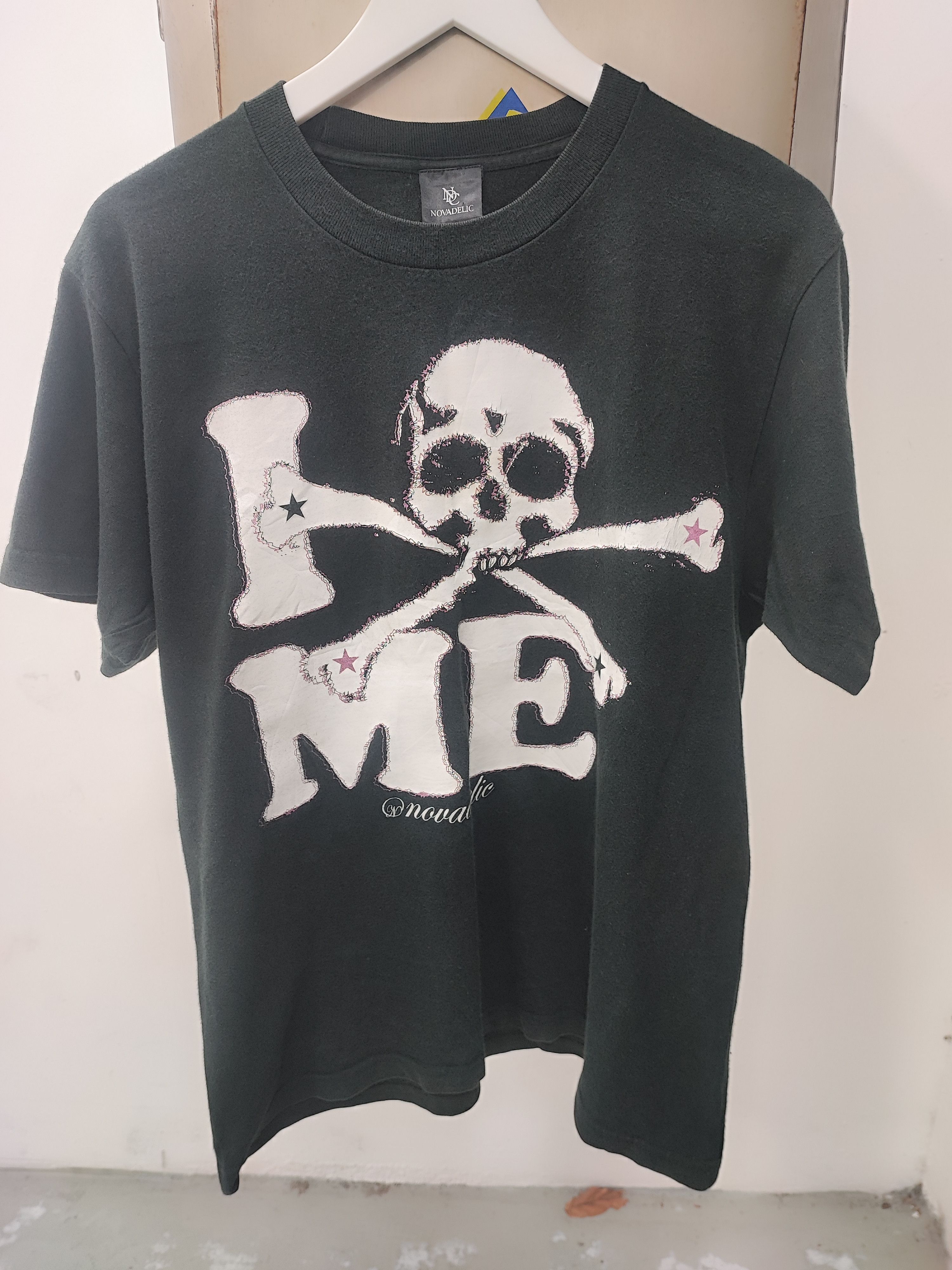 VINTAGE NDM NOVADELIC SKULLS TEE