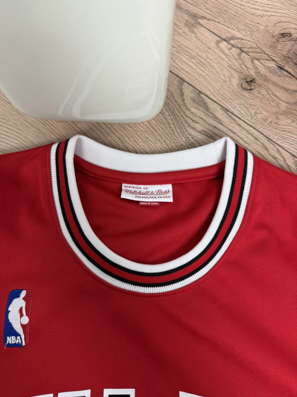 Mitchell & Ness MITCHELL & NESS CHICAGO BULLS SHOOTING SHIRT 1987-88 Size US S / EU 44-46 / 1 - 6 Thumbnail