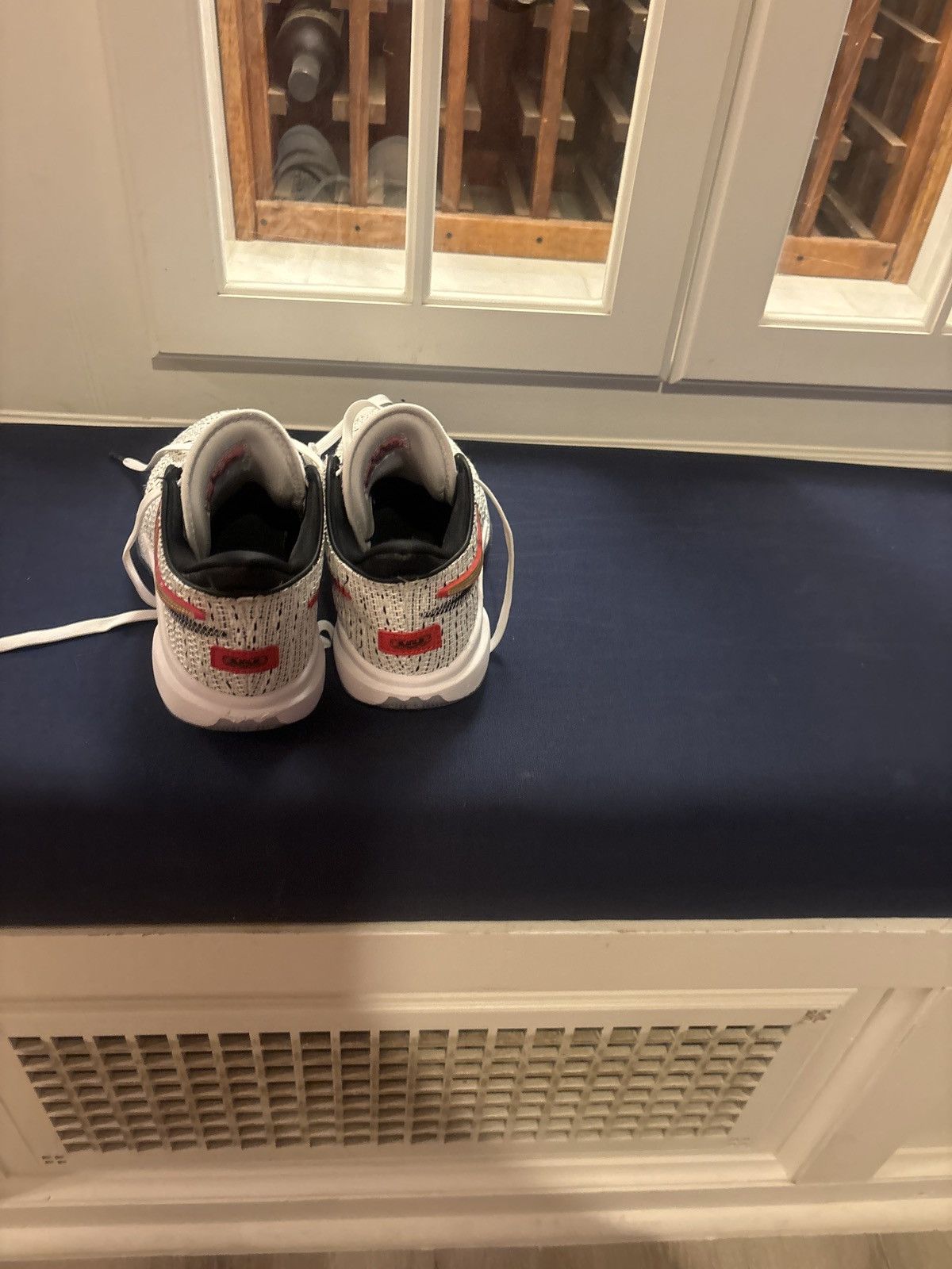 Nike Lebron 20 The Debut GS 6.5Y Used No Box Size US 6.5 / EU 39-40 - 4 Thumbnail