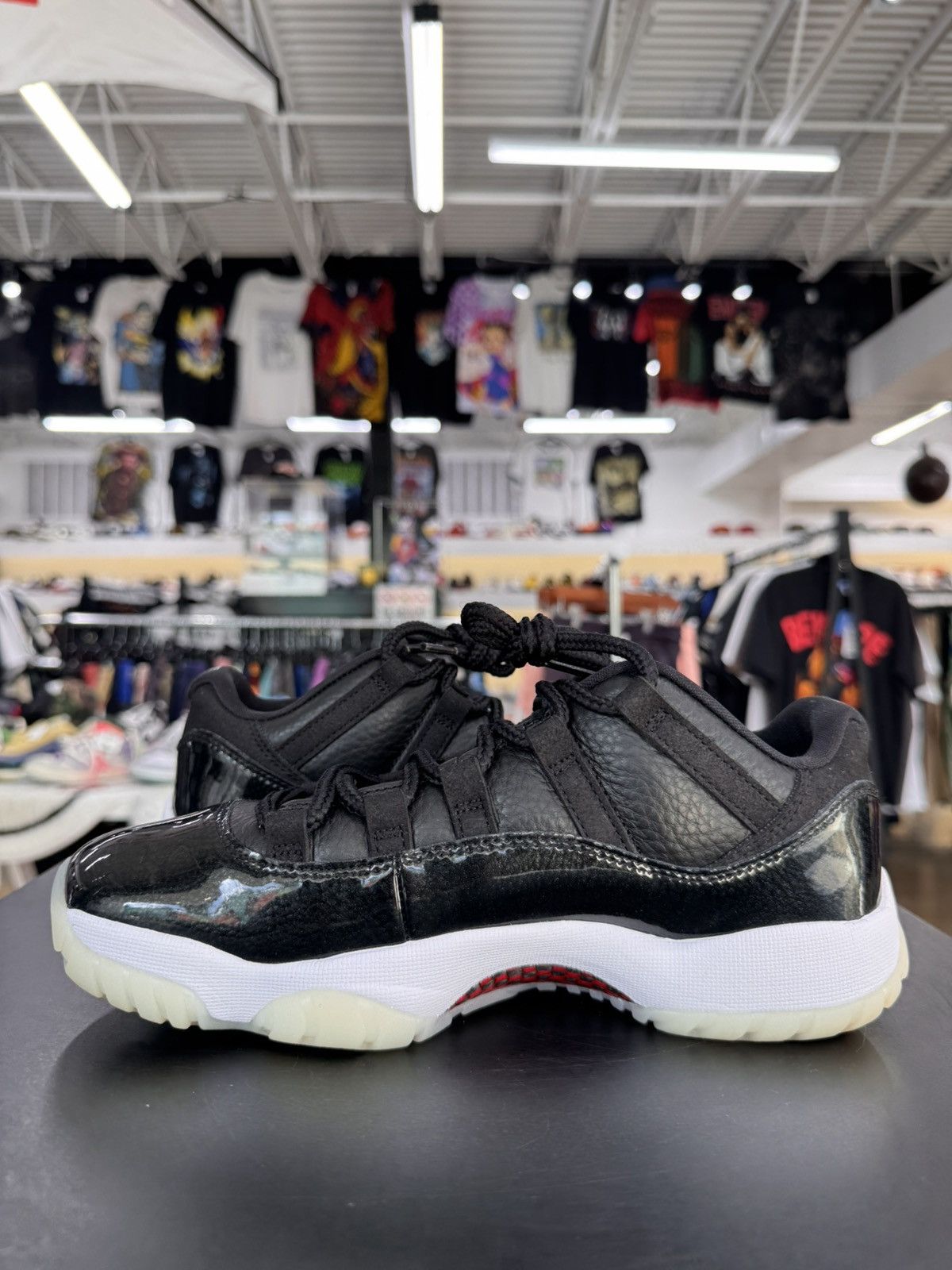 Jordan Brand Air Jordan 11 Low 72-10 Size 6 (2022) Size US 6 / EU 39 - 4 Thumbnail