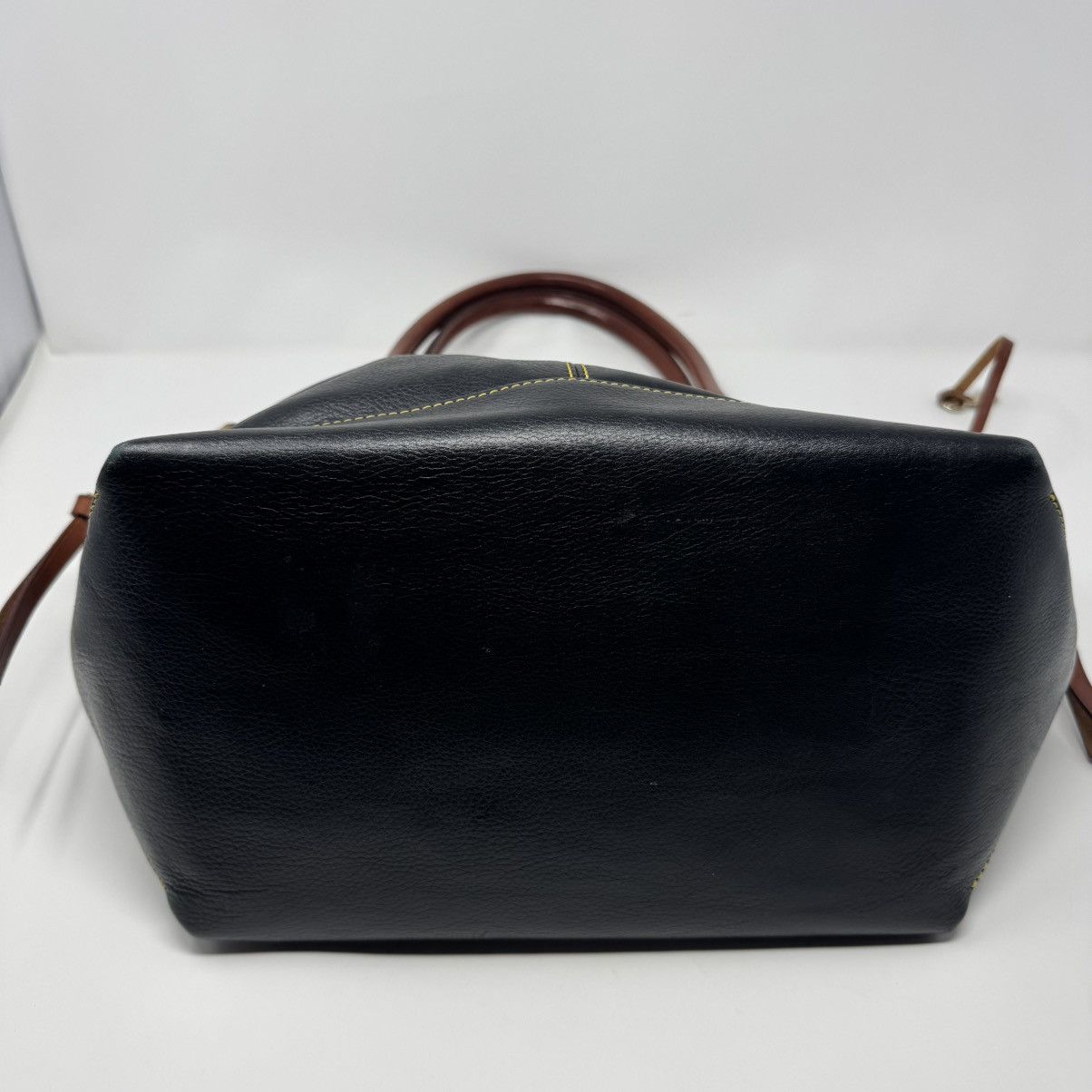 Dooney & Bourke Dooney & Bourke Black Leather Brown Handle Shoulder Bag Size ONE SIZE - 6 Thumbnail