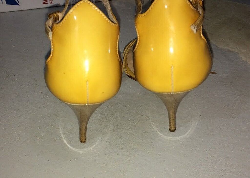 Giuseppe Zanotti Giuseppe Zanotti T-Strap Mustard Yellow Sandals W 5 (35) Size US 5 / IT 35 - 3 Thumbnail