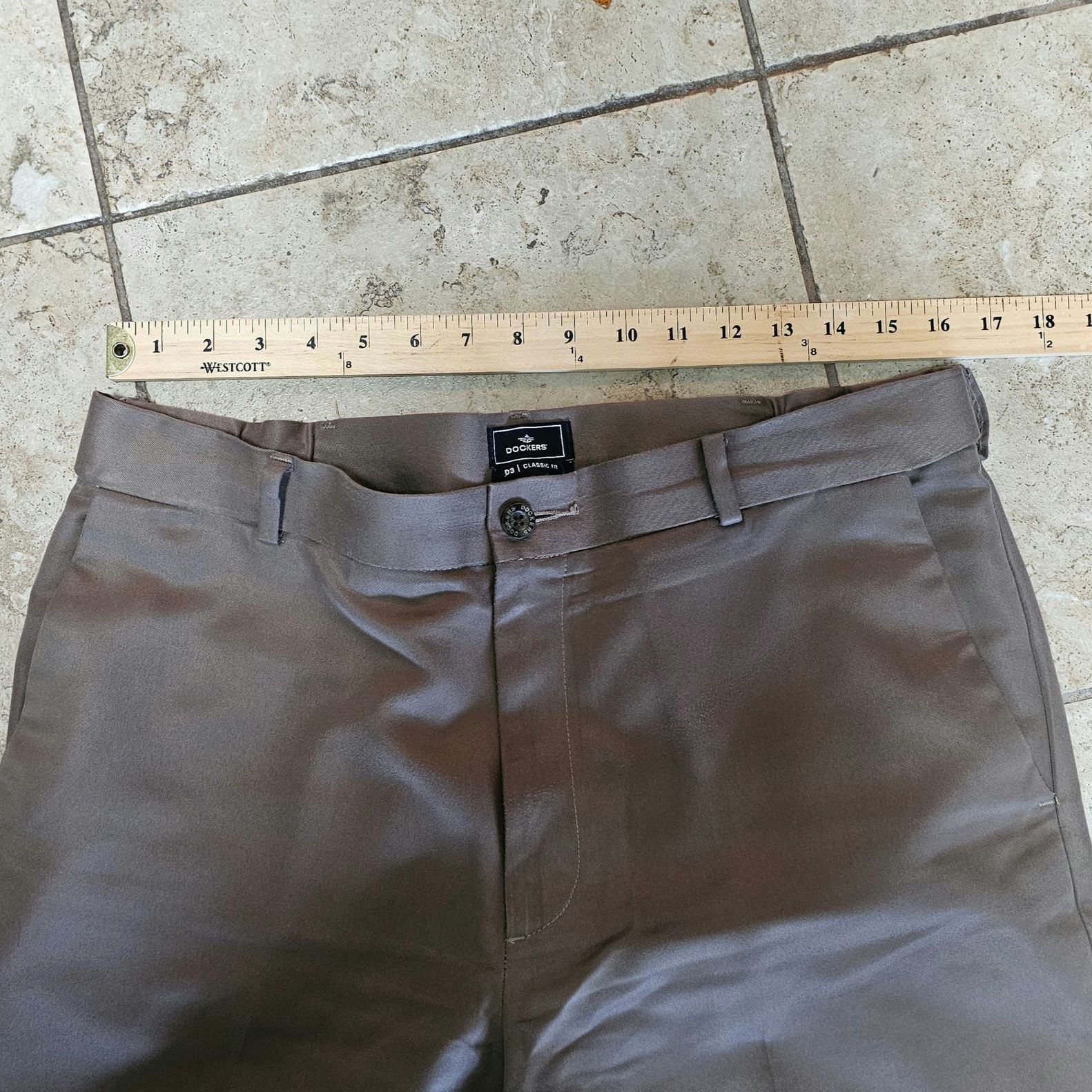Dockers Men's Dockers D3 Classic Fit Flat Camel Chino Pants 34X 29 Size US 34 / EU 50 - 7 Thumbnail