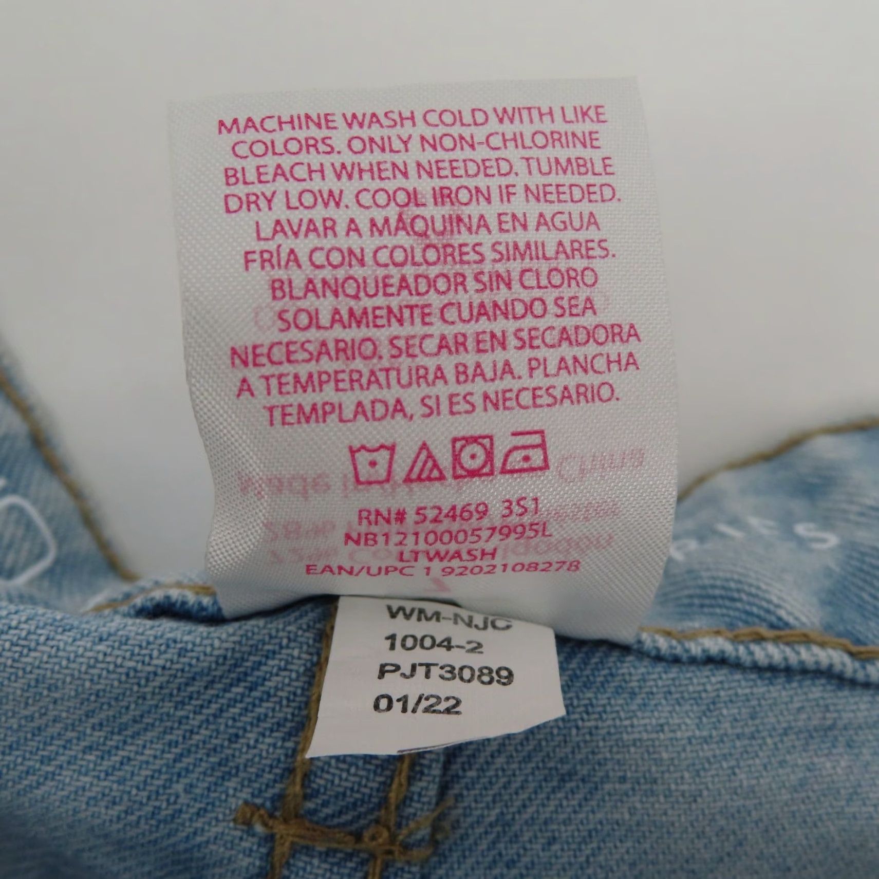 Vintage No Boundaries Juniors Shorts High Rise Destructed Midi 7 Light Blue Denim Jeans NEW Size 28" / US 6 / IT 42 - 6 Thumbnail