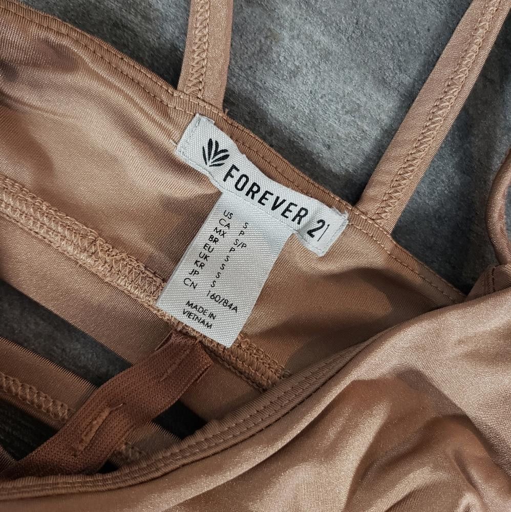 Forever 21 Nude Metallic F21 Strapped Sport Bra Size ONE SIZE - 3 Thumbnail