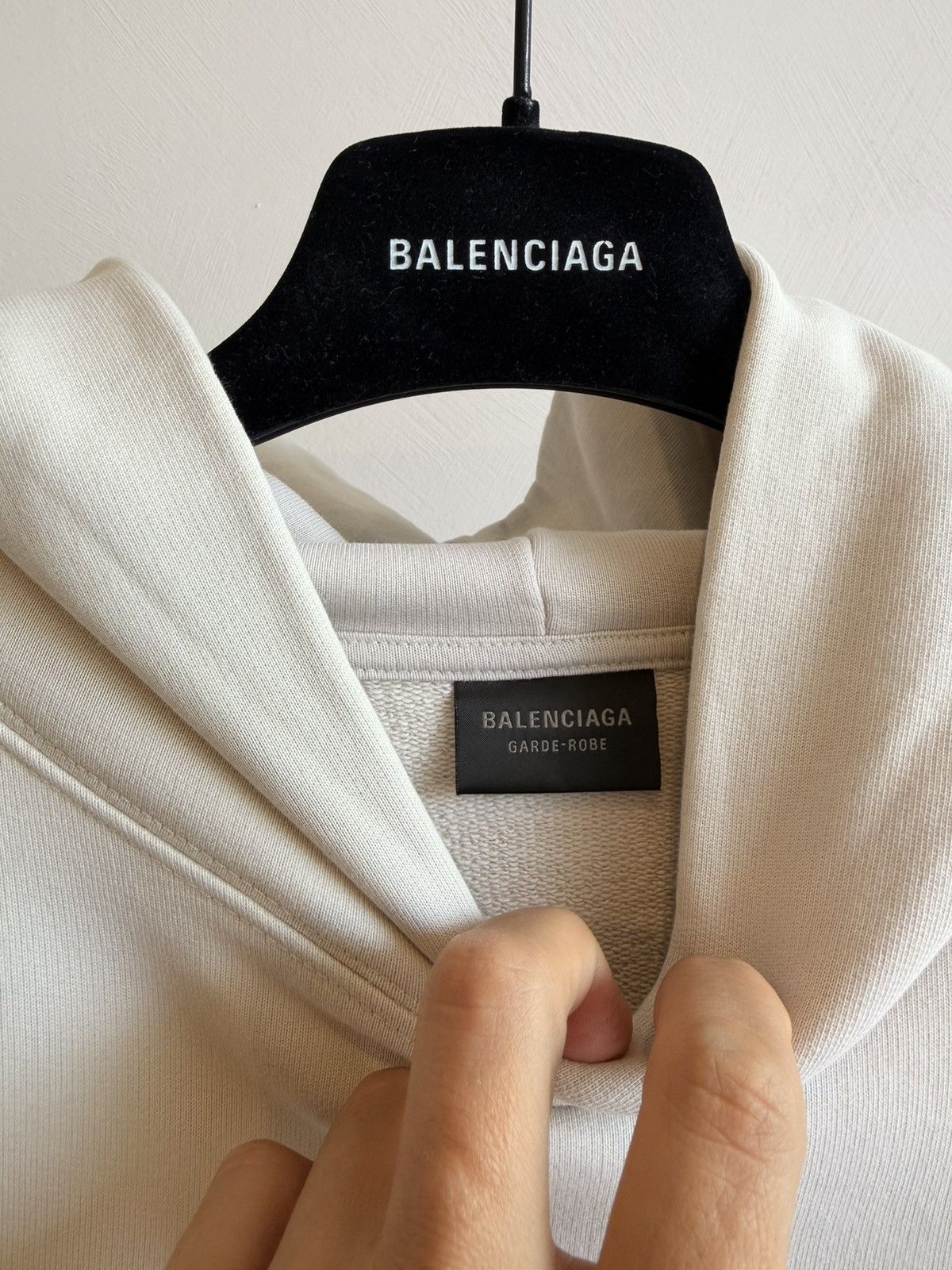 Balenciaga Balenciaga Garde-Robe Cream Beige Hoodie Women BB Size S Size S / US 4 / IT 40 - 4 Thumbnail
