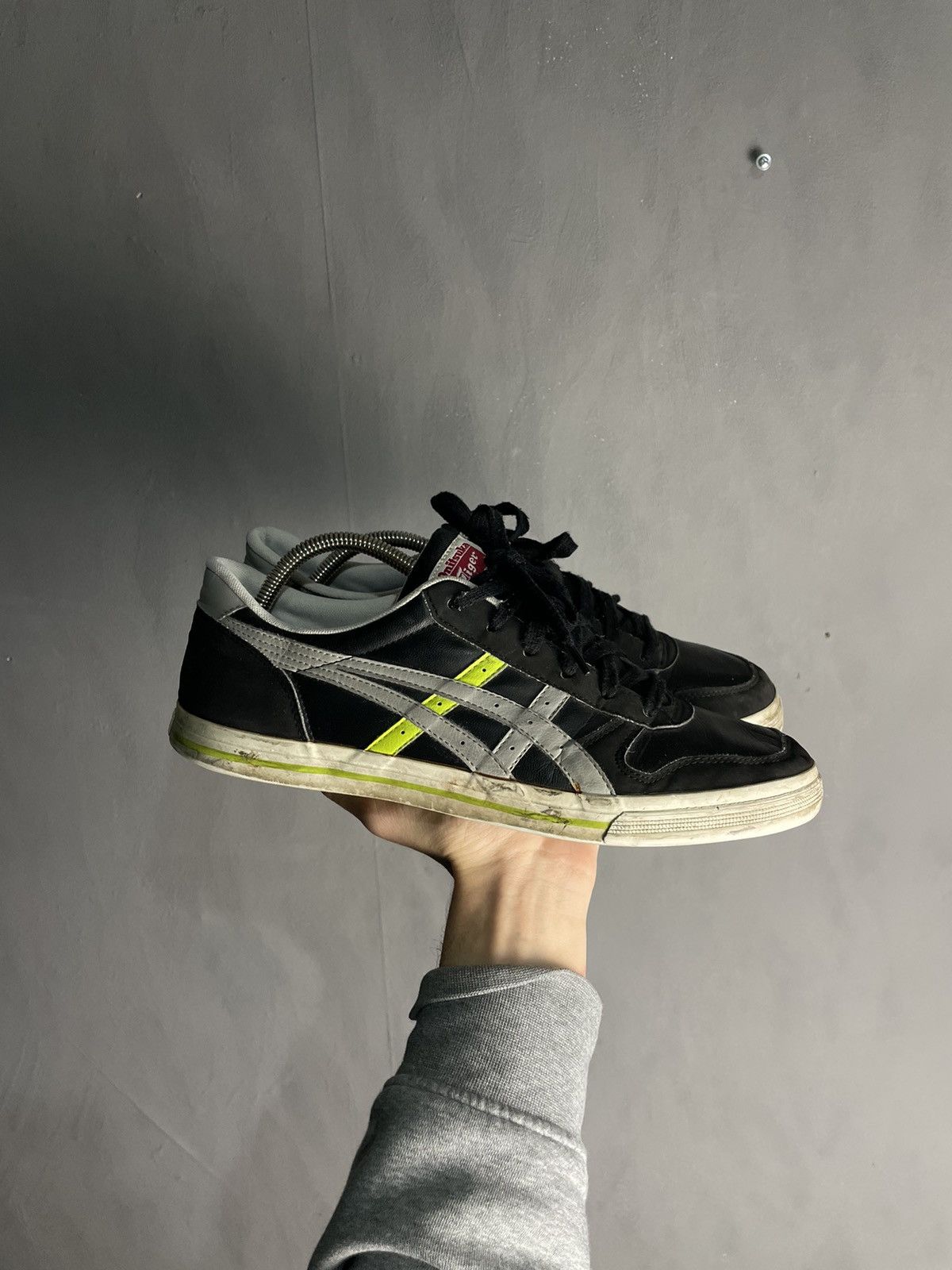 Asics Vintage ASICS onitsuka tiger leather shoes snickers Size US 10.5 / EU 43-44 - 1 Thumbnail