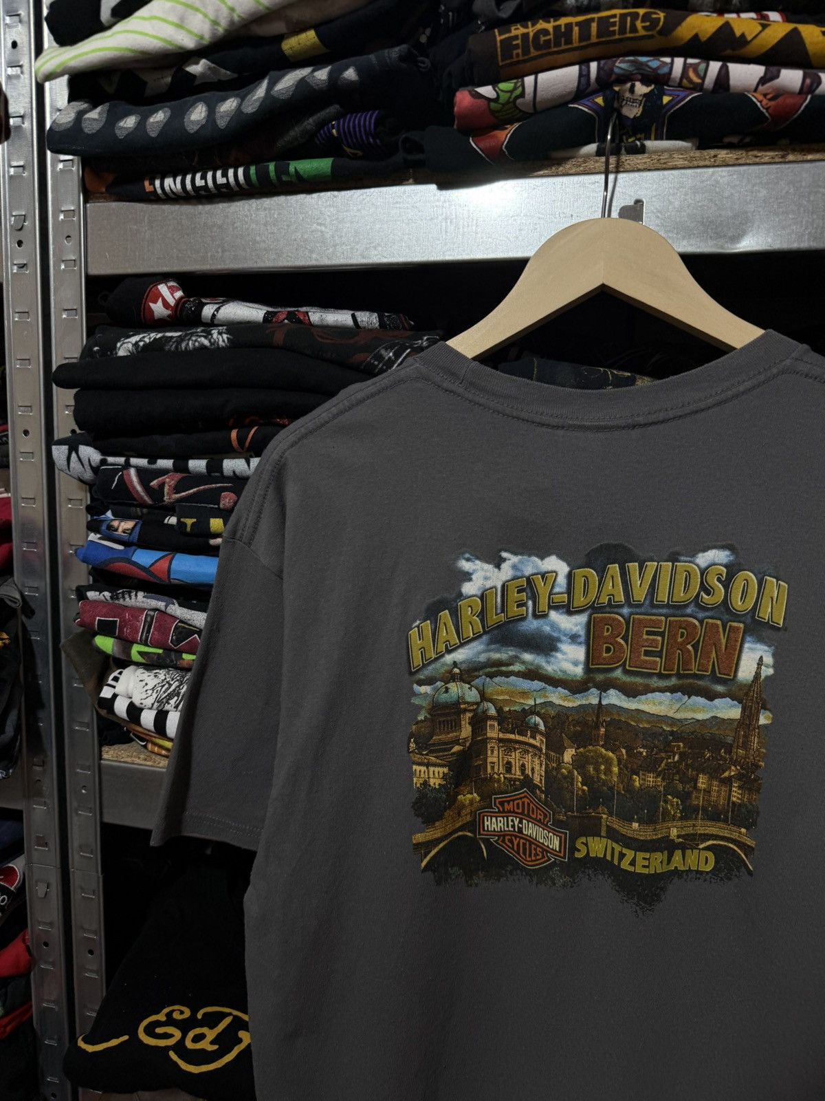 Harley Davidson Vintage 2018 Harley Davidson Bern Switzerland Biker T-Shirt Size US L / EU 52-54 / 3 - 4 Thumbnail