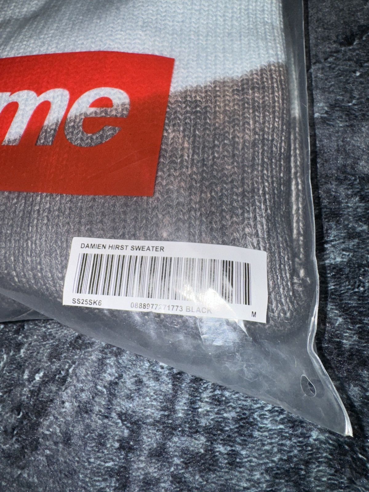 Supreme Supreme Damien Hirst Sweater (2025) Size US M / EU 48-50 / 2 - 5 Thumbnail