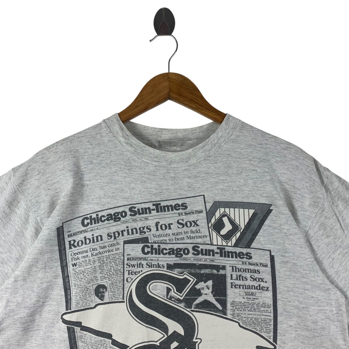 Vintage 90s CHICAGO WHITE SOX newspaper printed nba tee