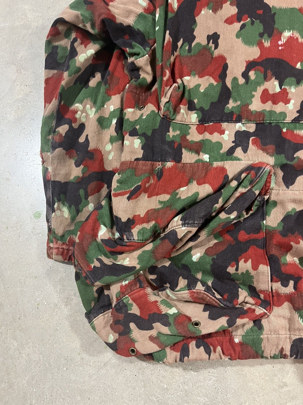 Vintage Vintage Swiss M70 Alpenflage Camo Cargo Jacket Size US M / EU 48-50 / 2 - 7 Thumbnail