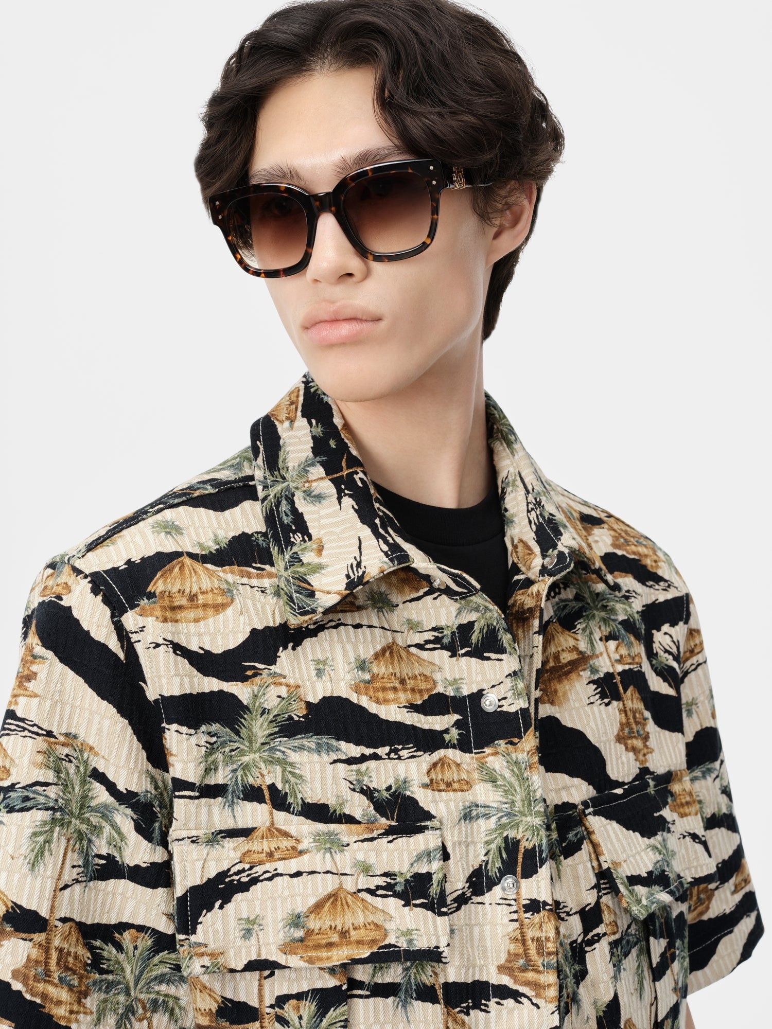 Amiri o1s1wg110725 Repeat Palm Camp Shirt in Multicolor Size US S / EU 44-46 / 1 - 4 Thumbnail