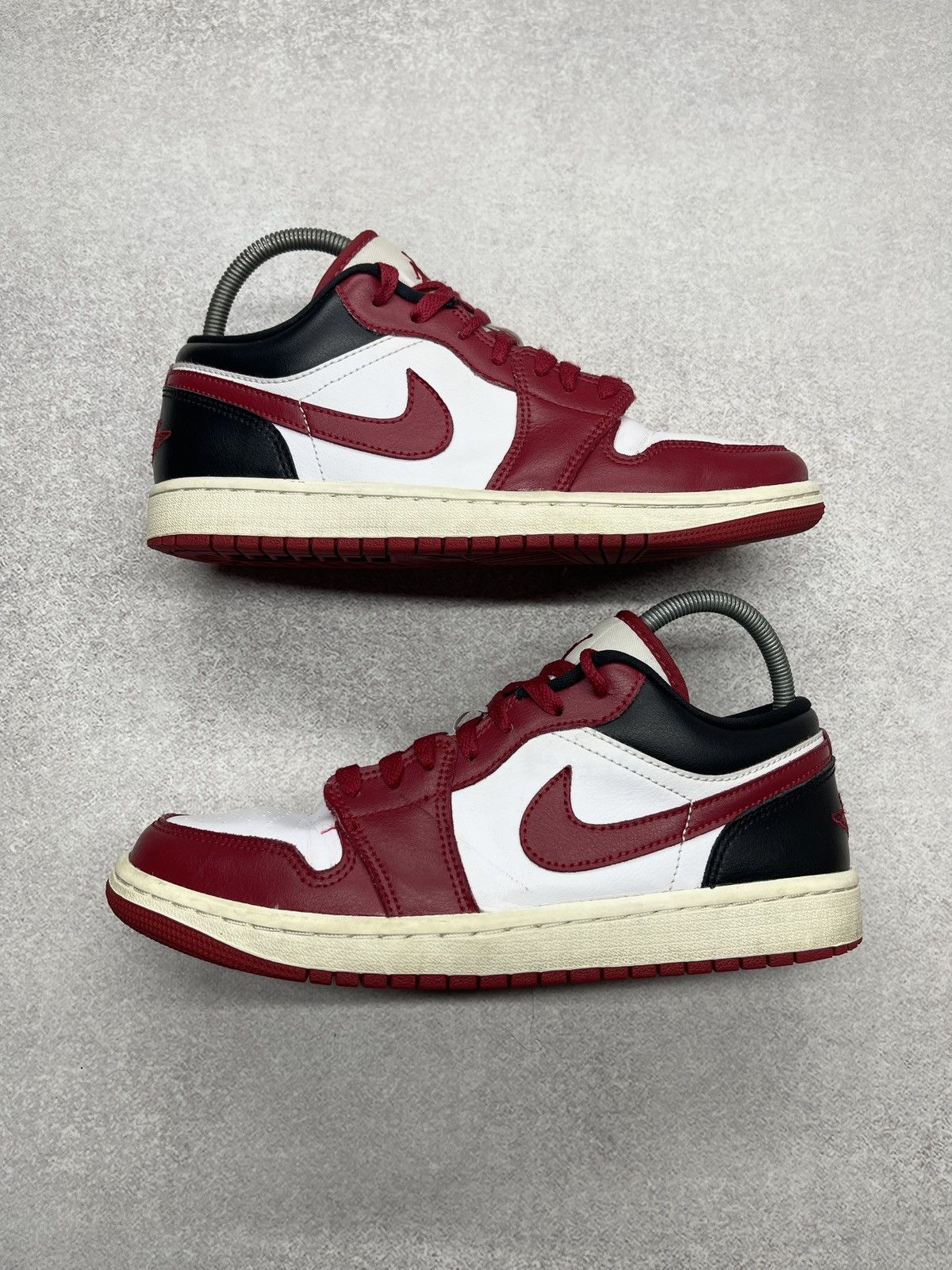 Womens Nike Air Jordan 1 Low Sneakers Red/Black