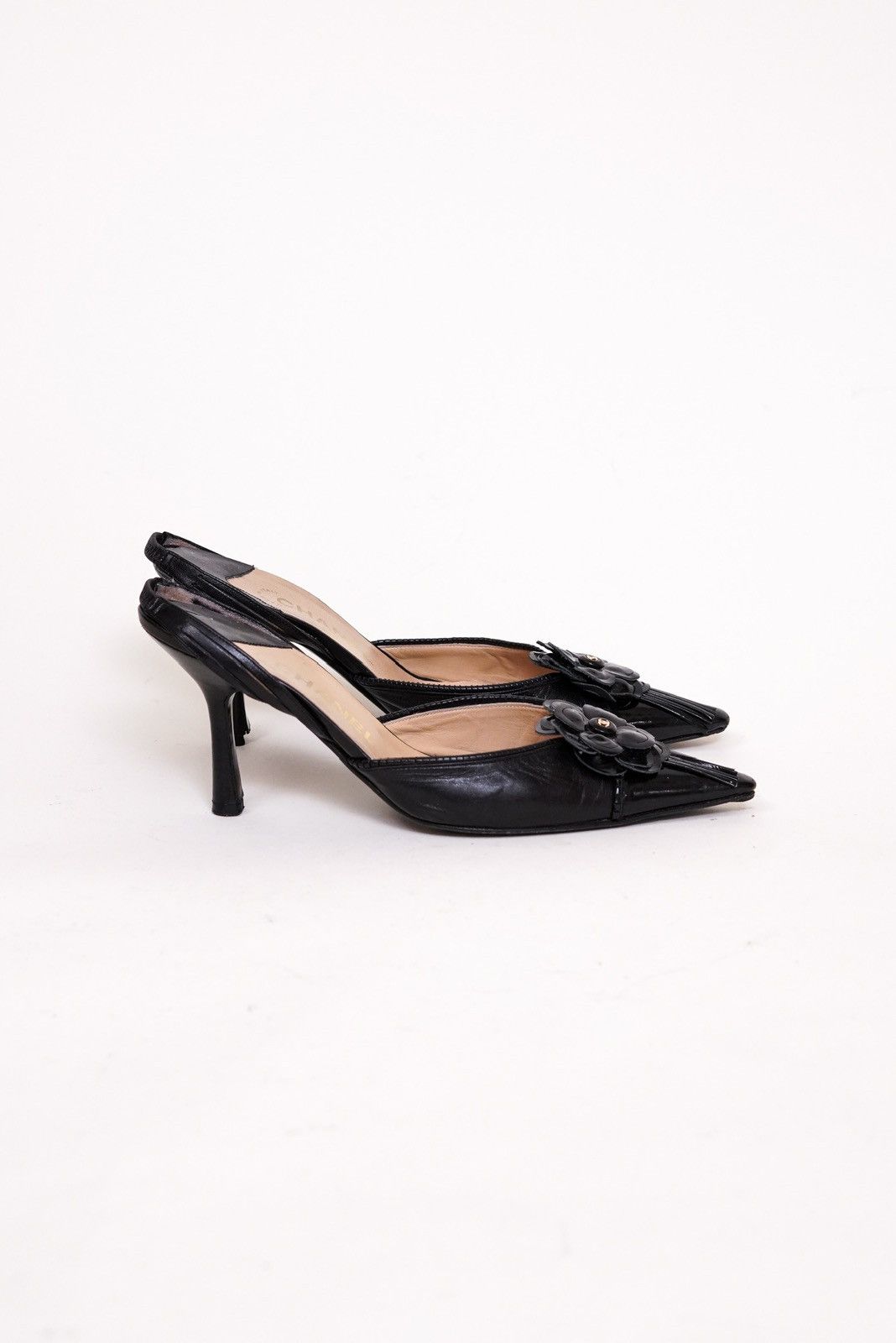 Chanel Chanel Black Patent Leather Camellia Slingback Heels 38.5 Size US 7.5 / IT 37.5 - 2 Thumbnail