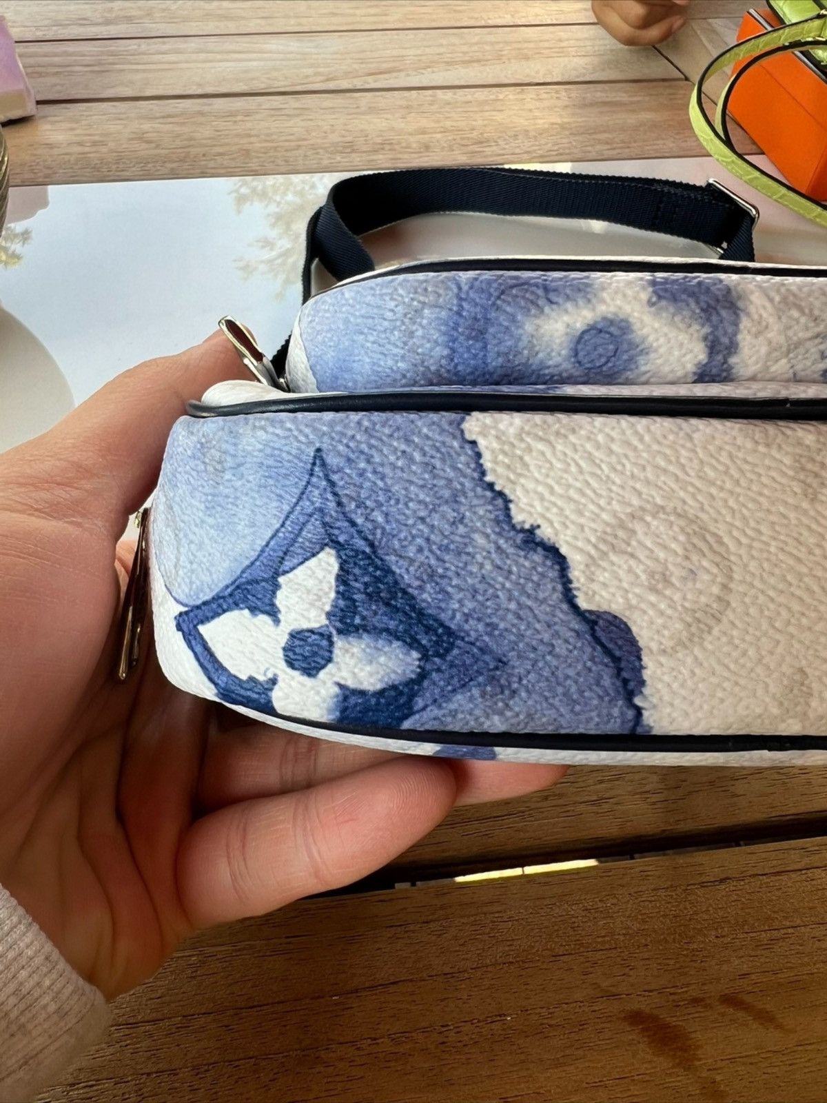 Louis Vuitton Louis Vuitton Outdoor Pouch Monogram Watercolor Blue Size ONE SIZE - 5 Thumbnail