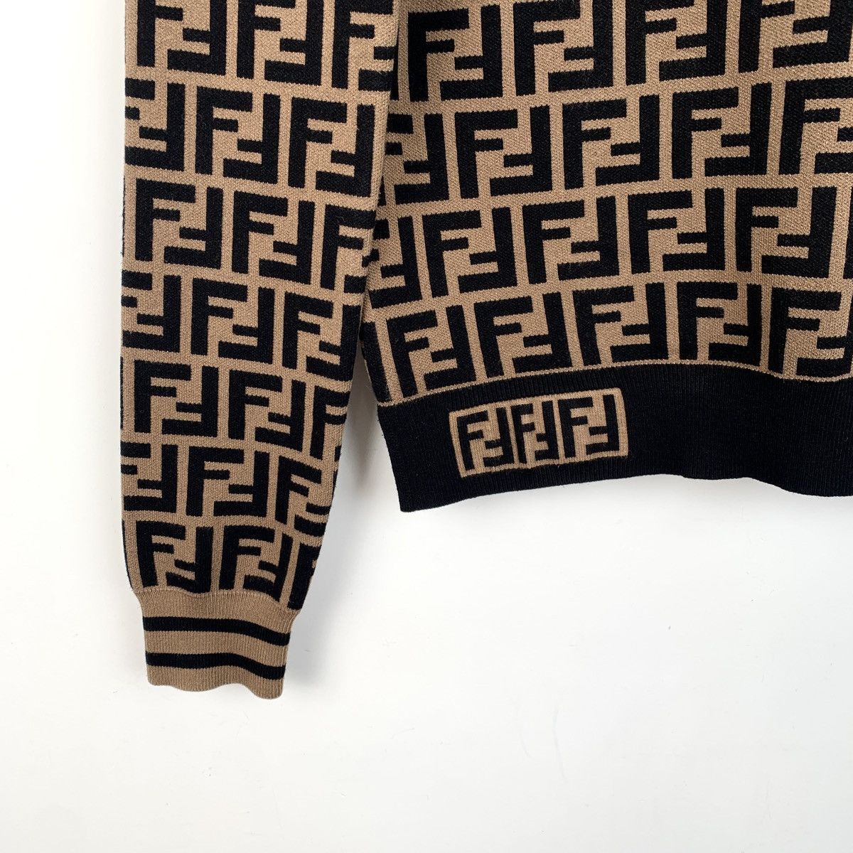 Fendi Fendi All-over Logo Printed Long Sleeve Knit Sweater K26WX Size XS / US 0-2 / IT 36-38 - 5 Thumbnail