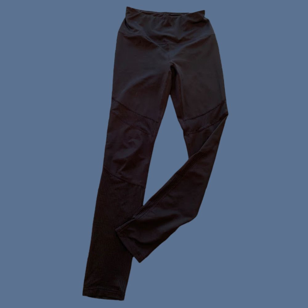 Reebok Reebok Women's Leggings Small Black Textured Activewear 30" Inseam Size 28" / US 6 / IT 42 - 1 Thumbnail