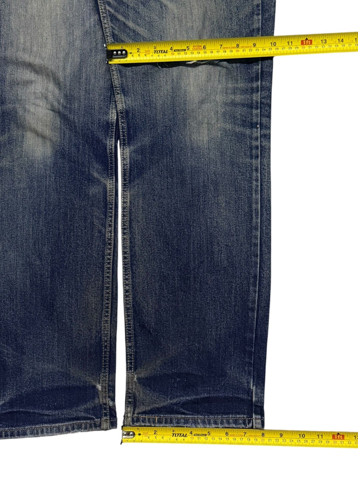 Levi's Vintage Levi’s 514 Denim Jeans | Vintage Straight Fit | W35 Size US 35 - 19 Thumbnail