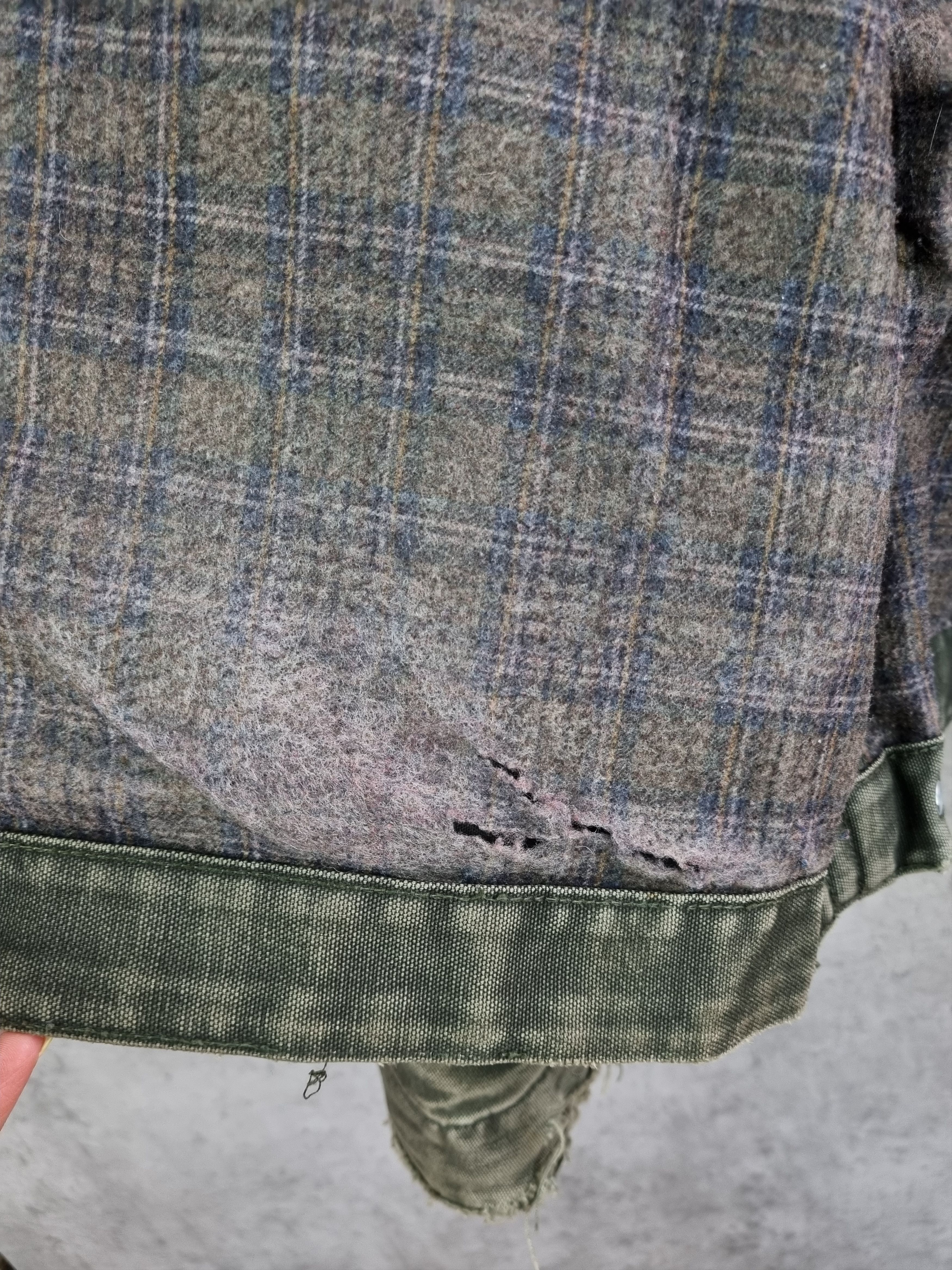 Carhartt Carhartt Distressed Ripped Faded Dirty Rare Jacket Size US XL / EU 56 / 4 - 19 Thumbnail