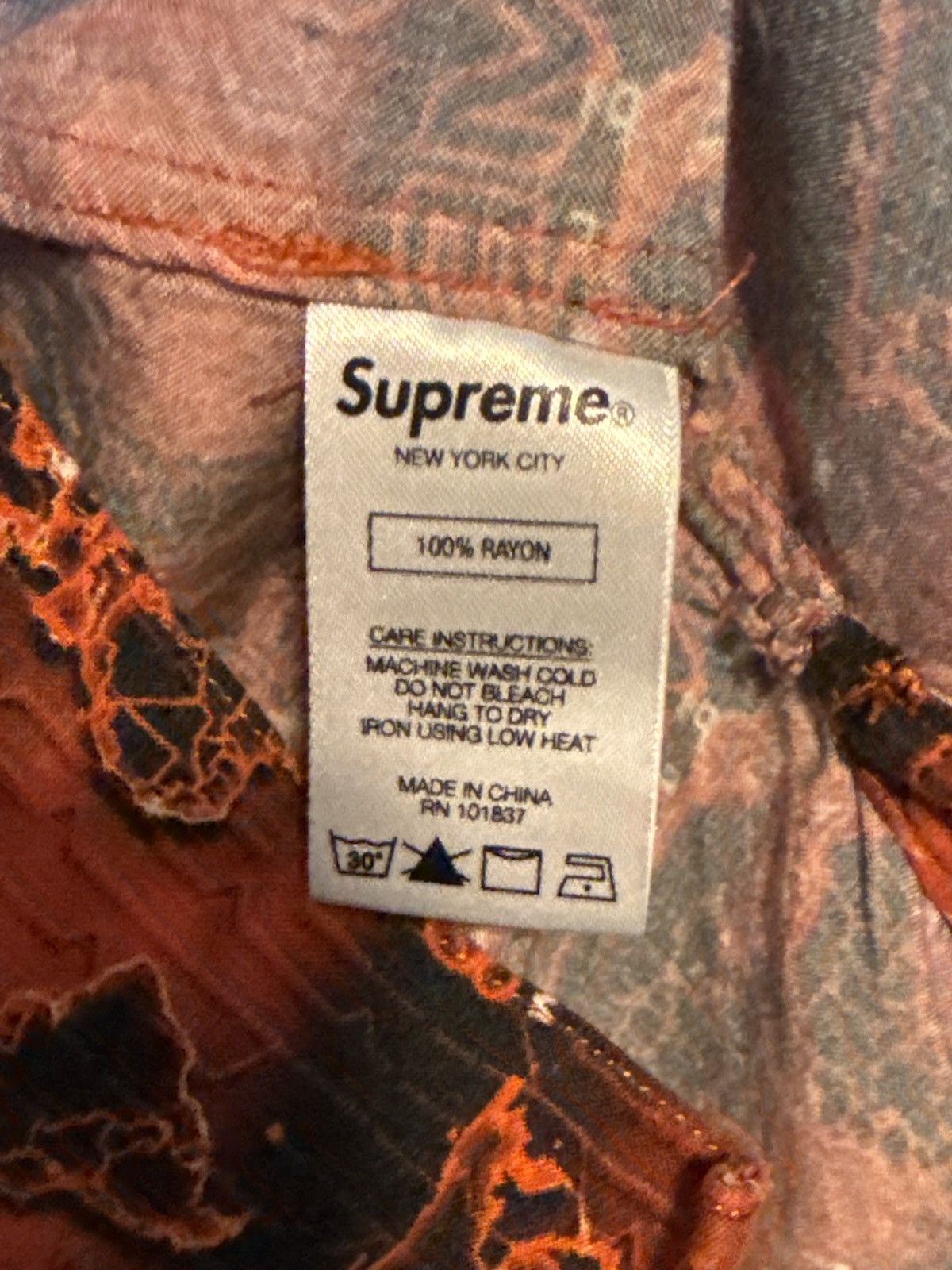Supreme Supreme worldwide Size US XL / EU 56 / 4 - 3 Thumbnail