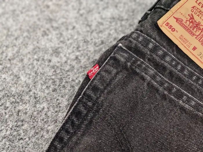 Levi's Vintage 90's levis 550 Black Denim mom Jeans Made in USA Size US 32 / EU 48 - 19 Thumbnail