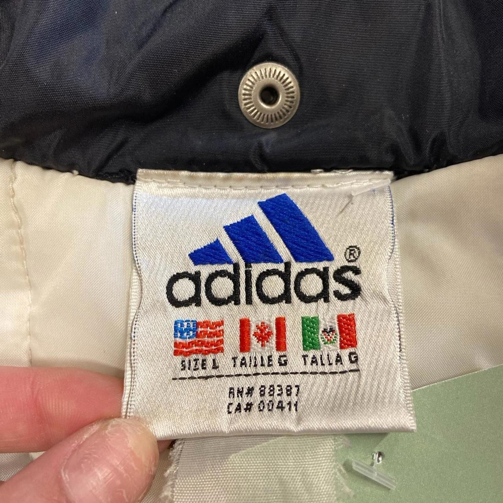 Adidas Vintage White / Yellow Adidas Puffer Jacket Size US L / EU 52-54 / 3 - 3 Thumbnail