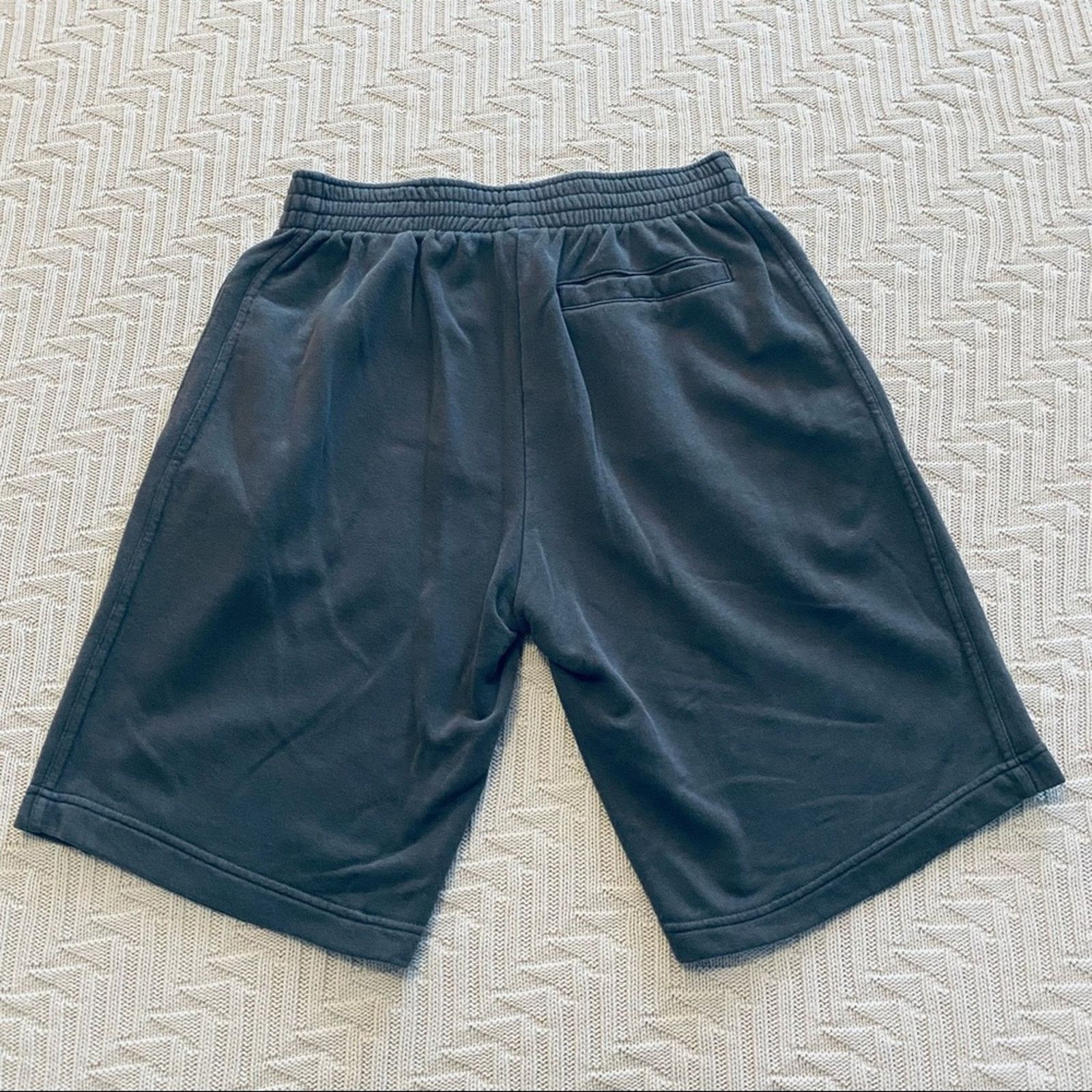 Nike Nike gray AirJordan basketball shorts Size US 34 / EU 50 - 2 Thumbnail