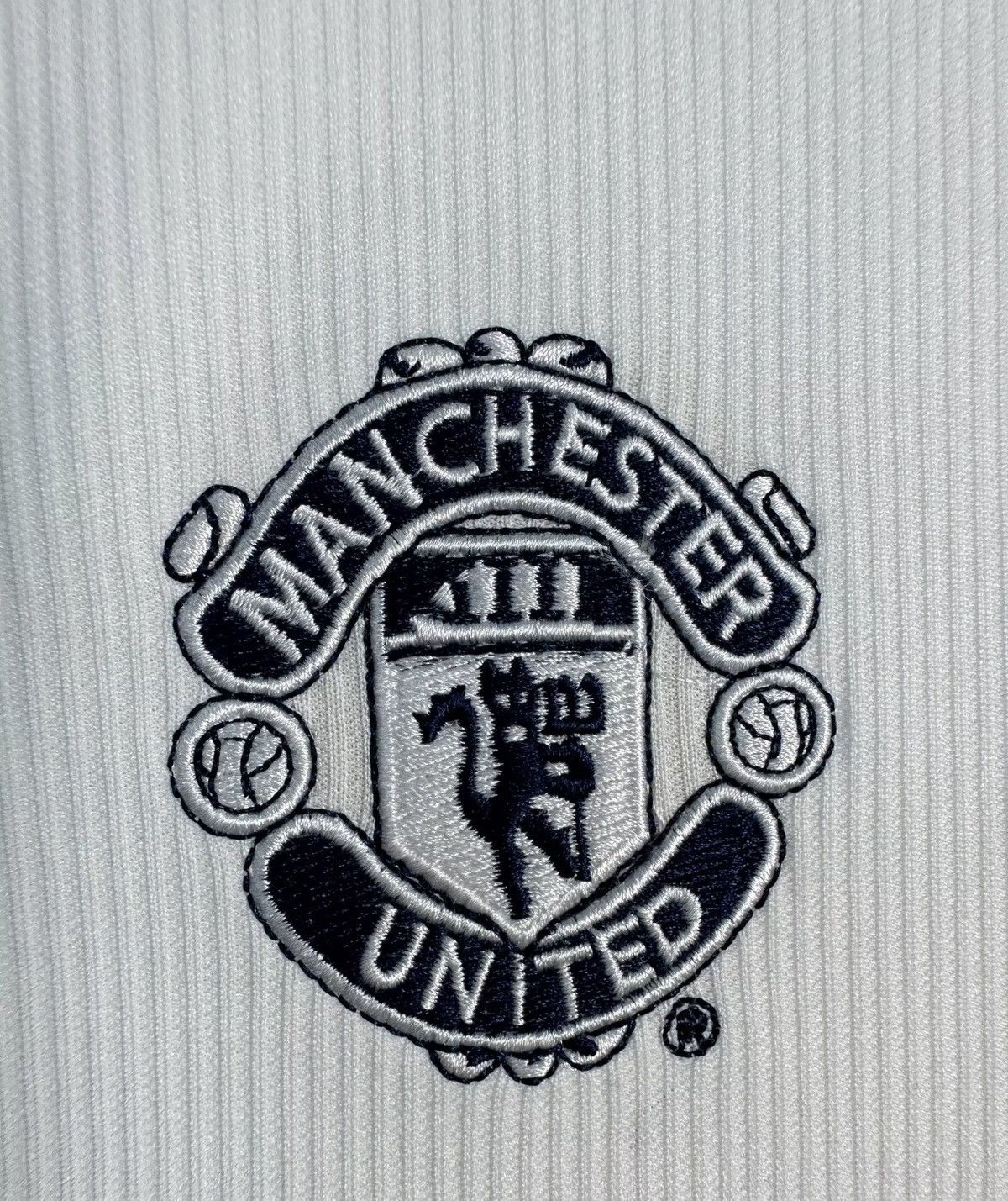 Umbro × Vintage Vintage x Manchester United 2000/2001 Away Long Sleeve Size US M / EU 48-50 / 2 - 6 Thumbnail