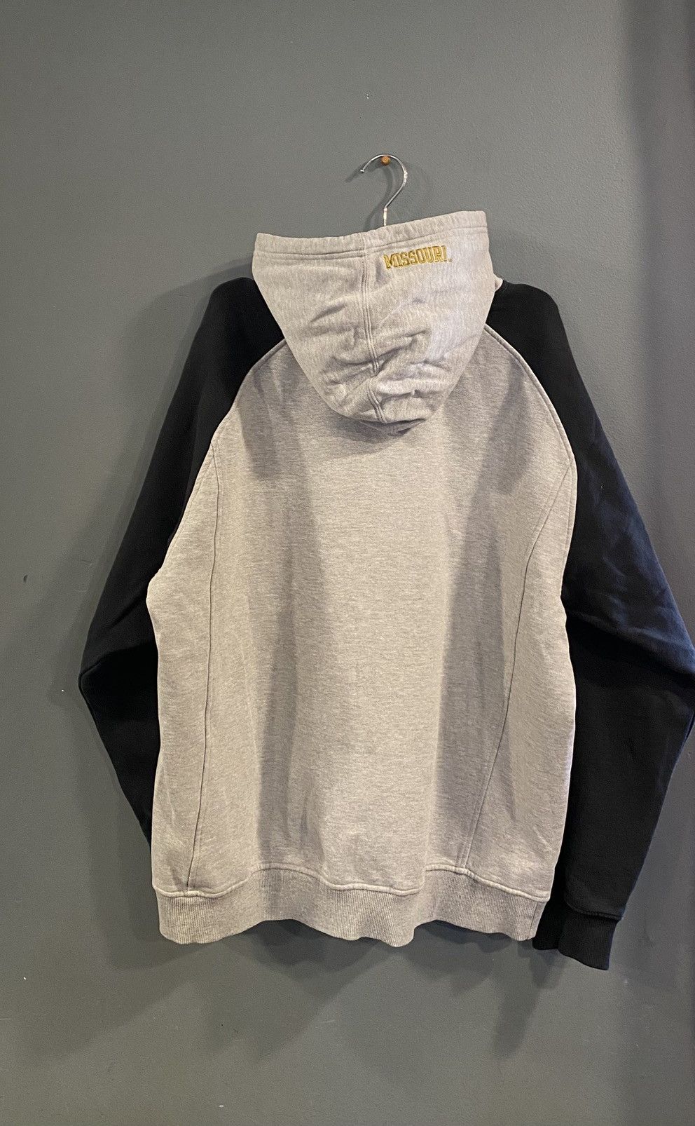 Nike Vintage Nike Center Swoosh University of Missouri Hoodie Size US L / EU 52-54 / 3 - 3 Thumbnail