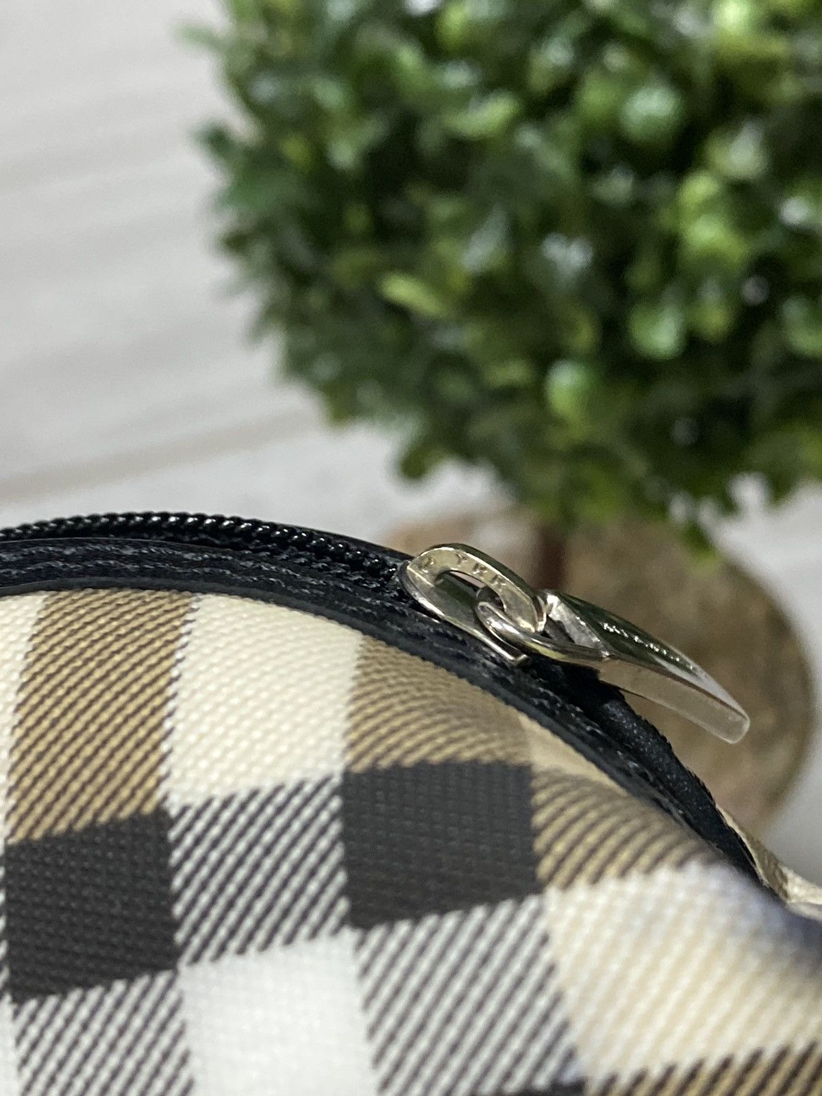 Burberry Burberry London small nova check zip bag Size ONE SIZE - 8 Thumbnail