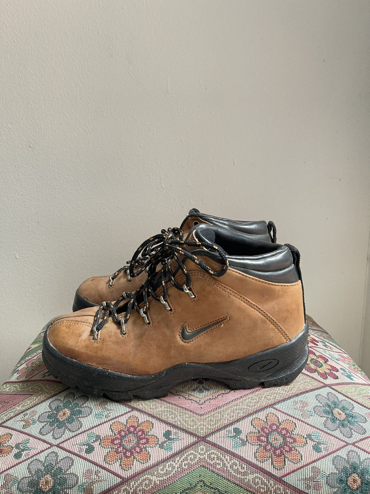 Nike × Nike ACG × Vintage Nike ACG Air Gimli Hiking Shoes 1998 Size US 5.5 / EU 38 - 3 Thumbnail