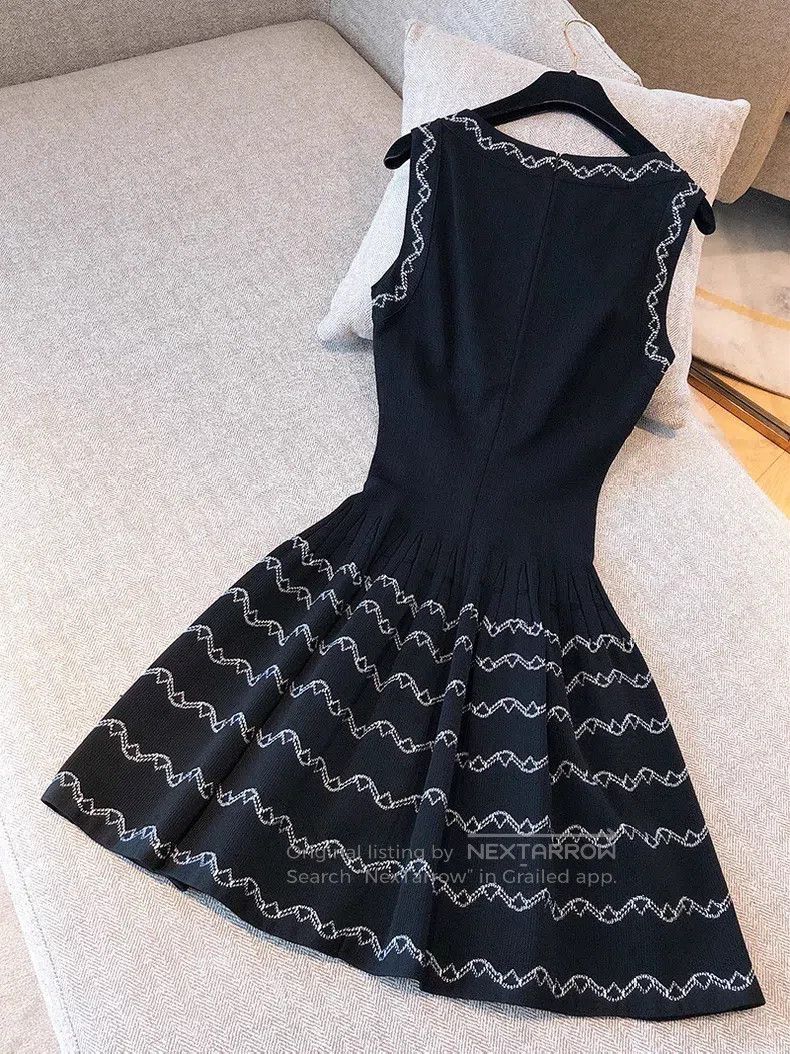 Alaia Alaia Black and white color block knitted jacquard dress Size XS / US 0-2 / IT 36-38 - 2 Thumbnail