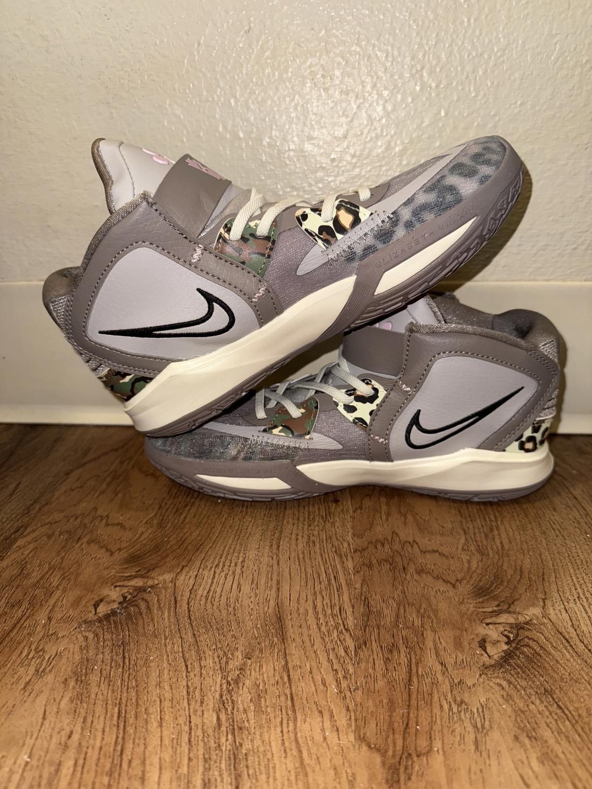 Nike Nike Kyrie Infinity Leopard Camo (PS) Size US 5 / EU 37 - 11 Thumbnail