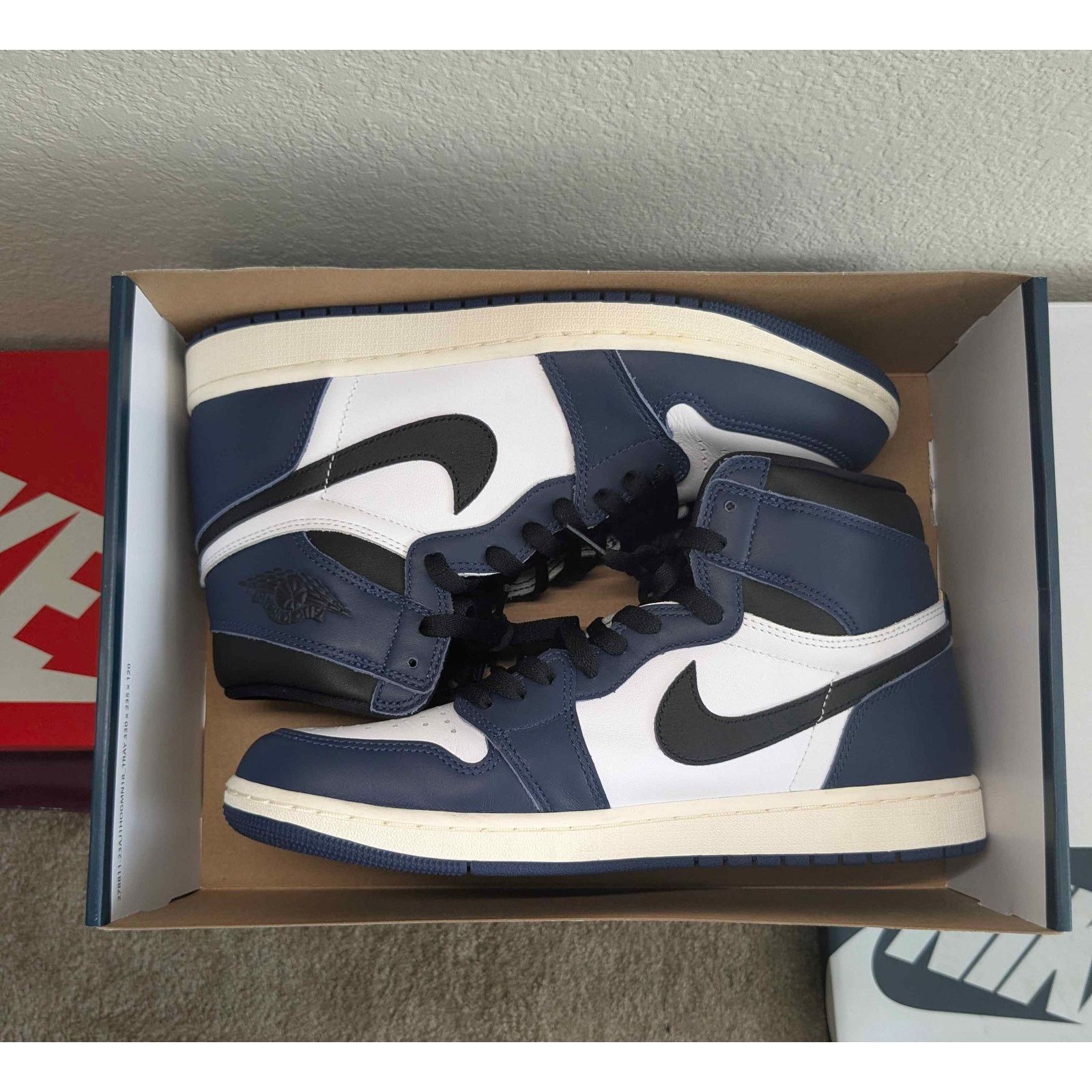Jordan Brand Air Jordan 1 Retro High OG "Midnight Navy" Size 10.5 Size US 10.5 / EU 43-44 - 8 Thumbnail