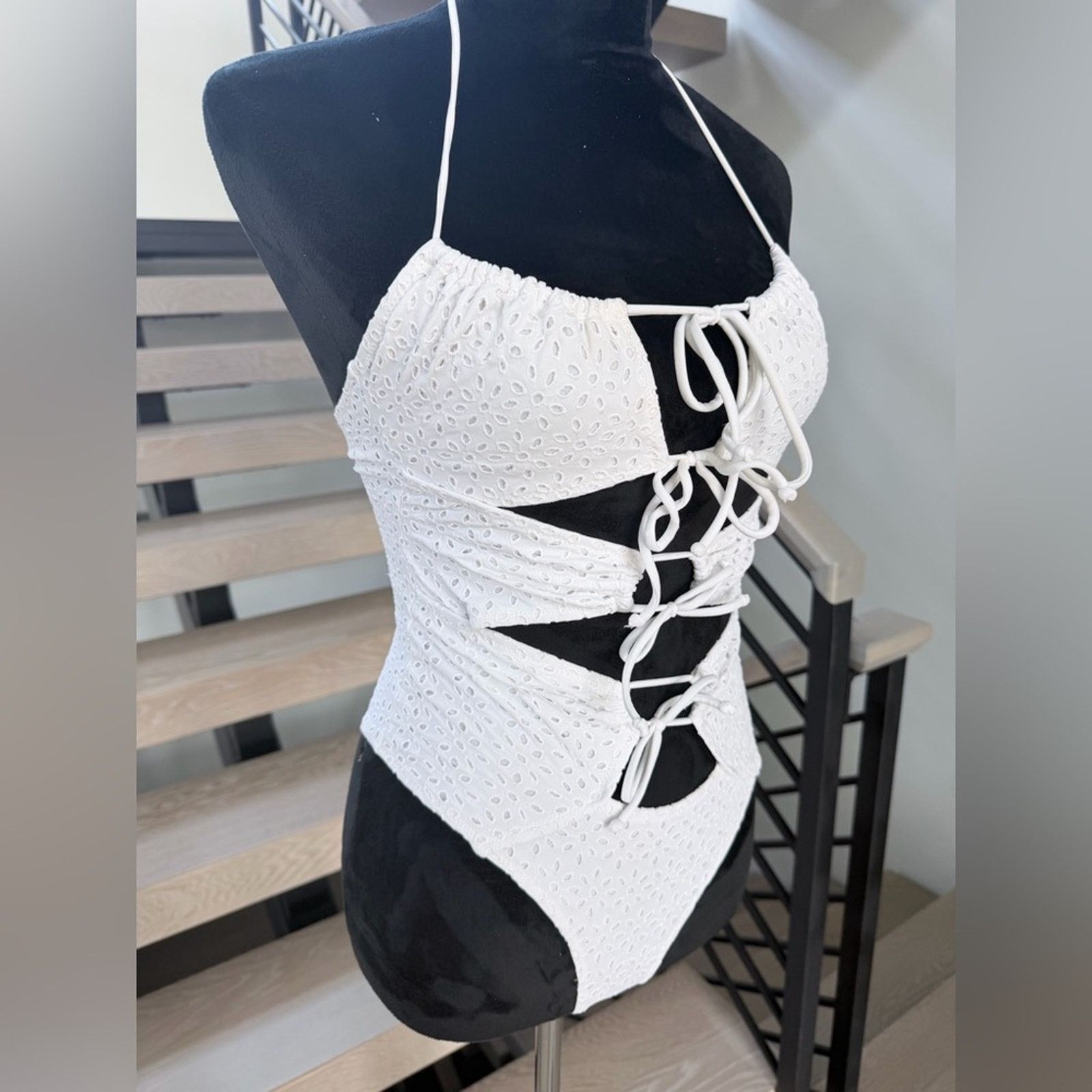 Guess Guess Boho White One-Piece Swimsuit Bikini Bathing suit XS Size ONE SIZE - 6 Thumbnail